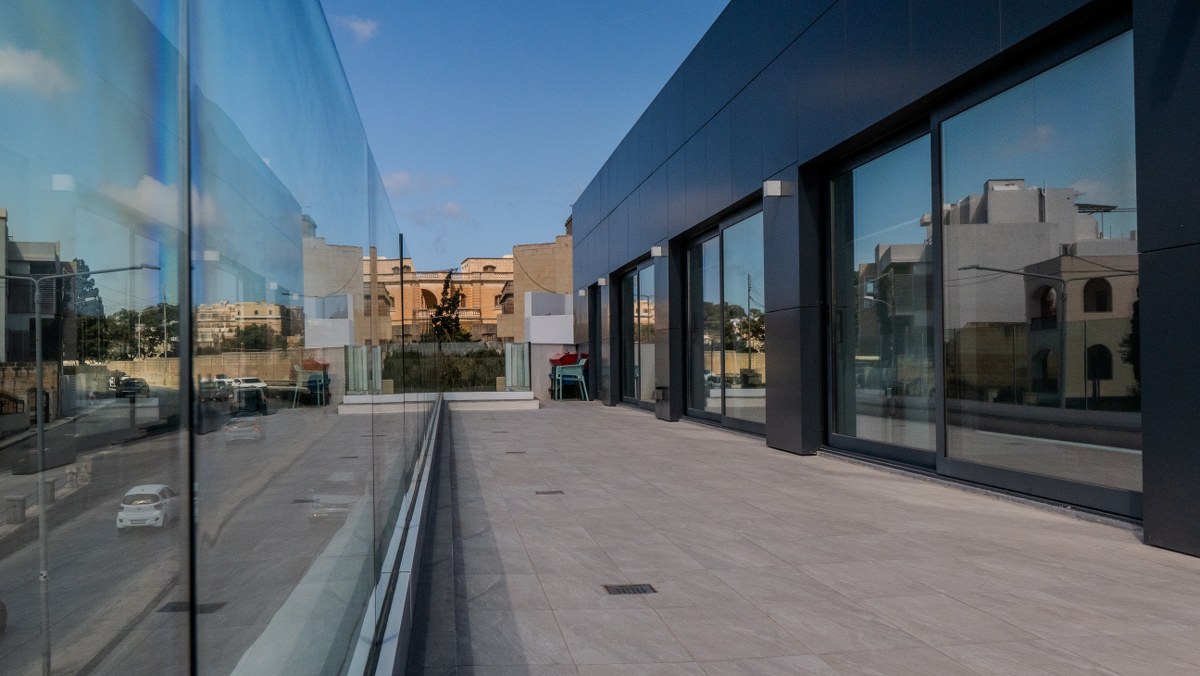 Penthouse Office that Consists of 400 sqm for rent in St Julians