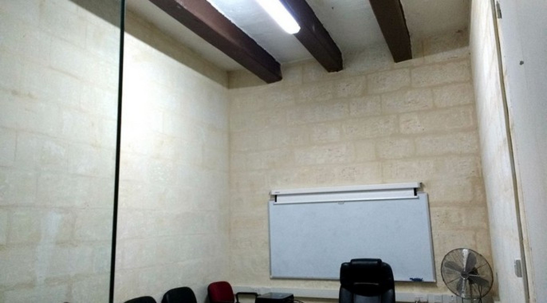 Malta Real Esate: 55 sqm Office in Floriana