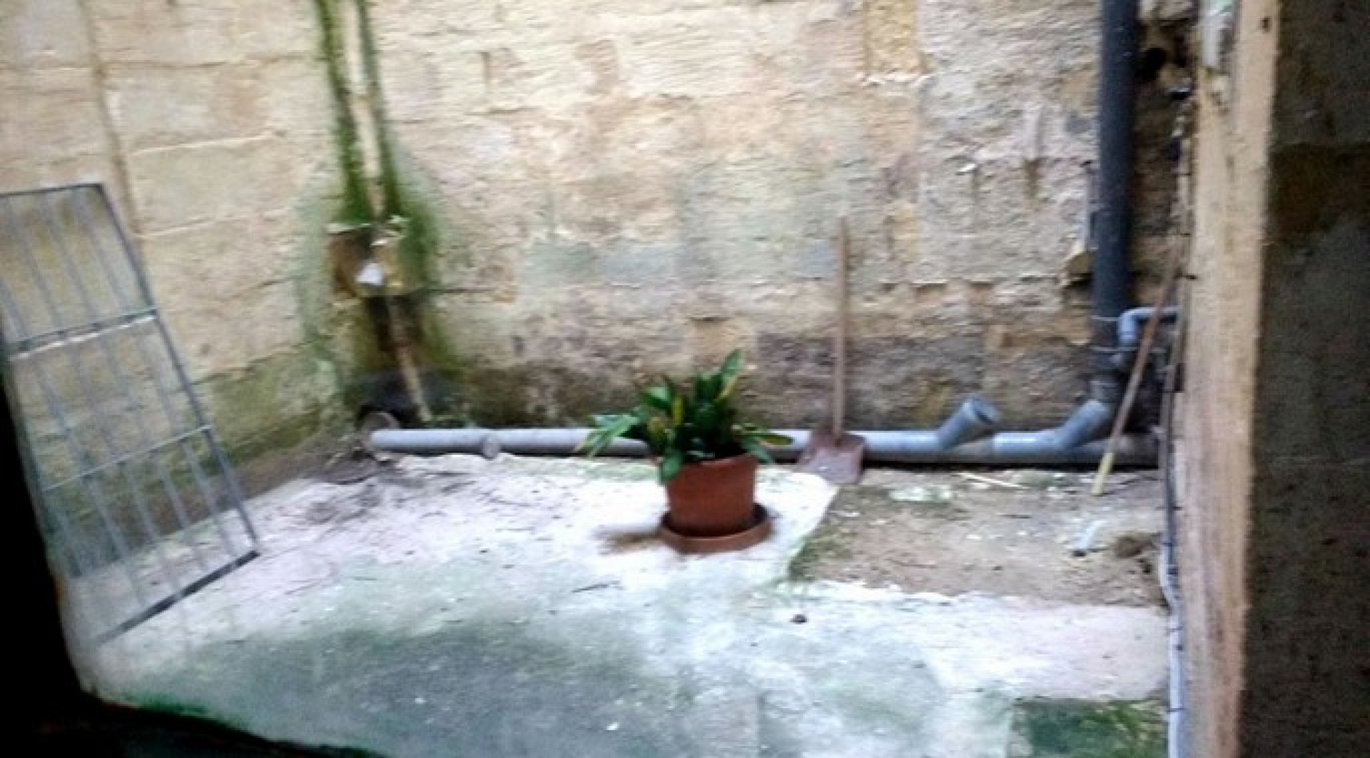 Malta Real Esate: 55 sqm Office in Floriana