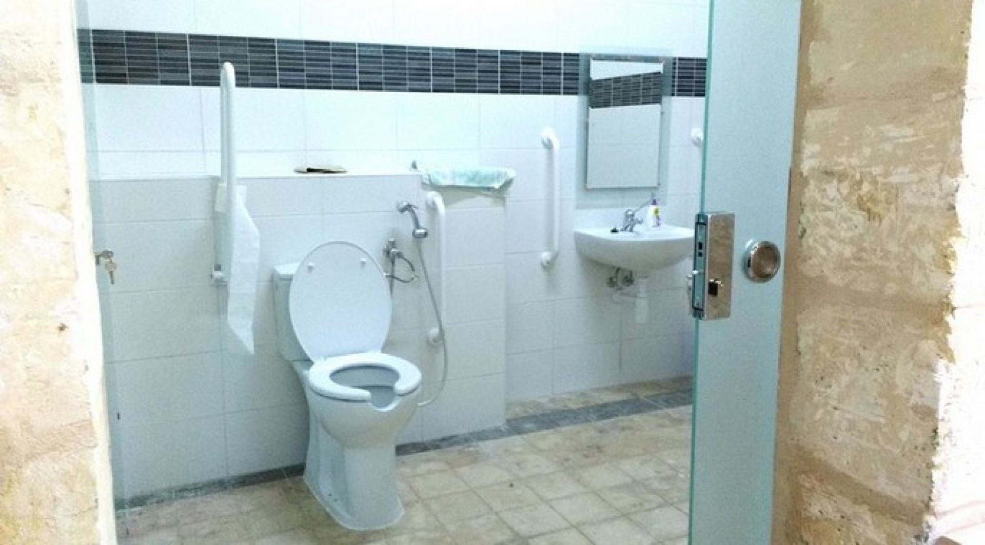 Malta Real Esate: 55 sqm Office in Floriana