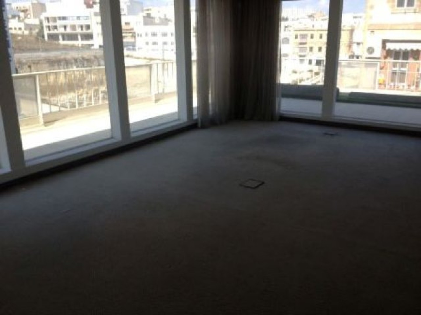 Large 300sqm Corner Office