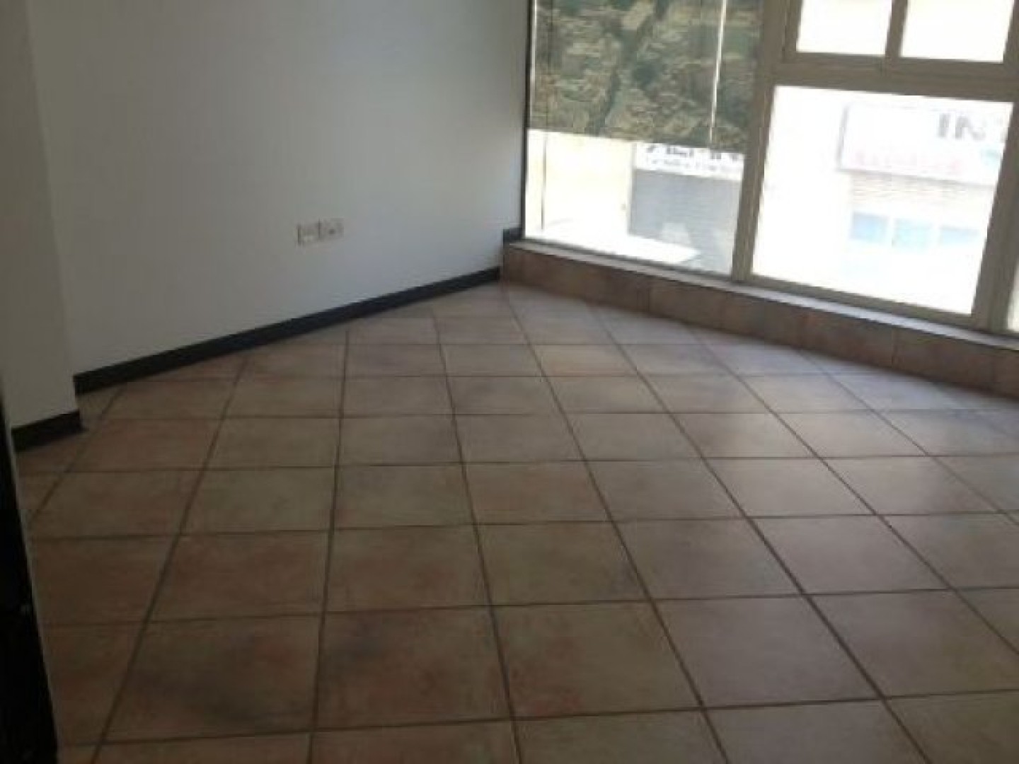 Large 300sqm Corner Office