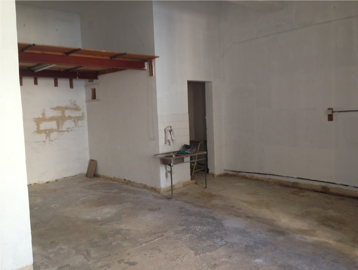 A well located store in the centre of Mosta