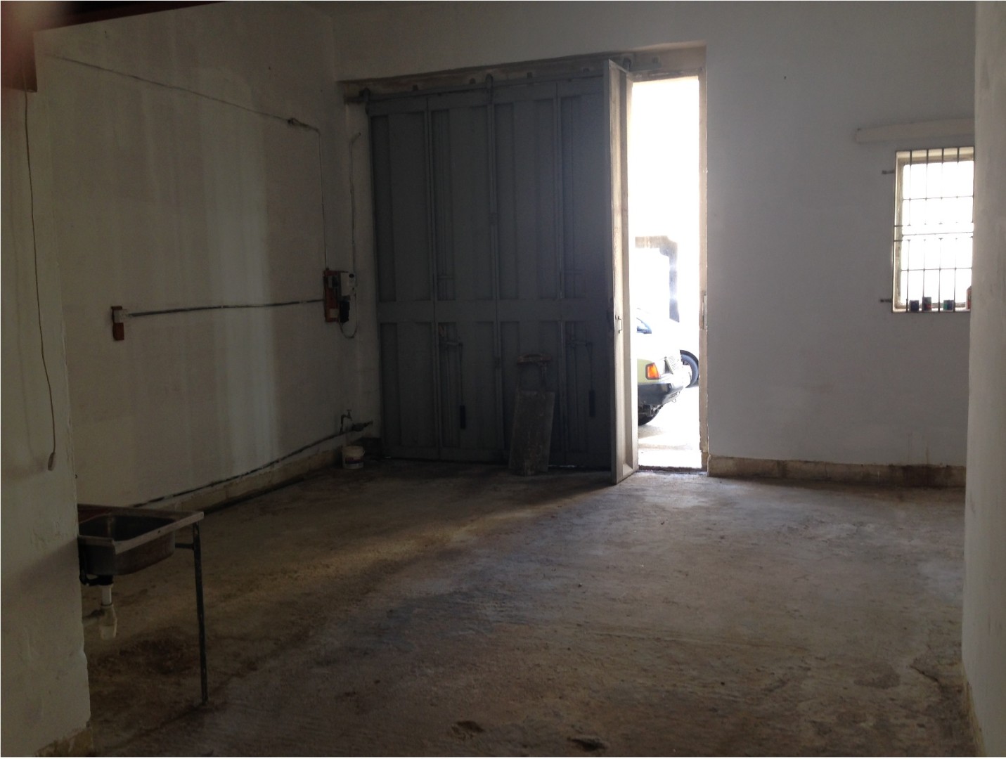 A well located store in the centre of Mosta