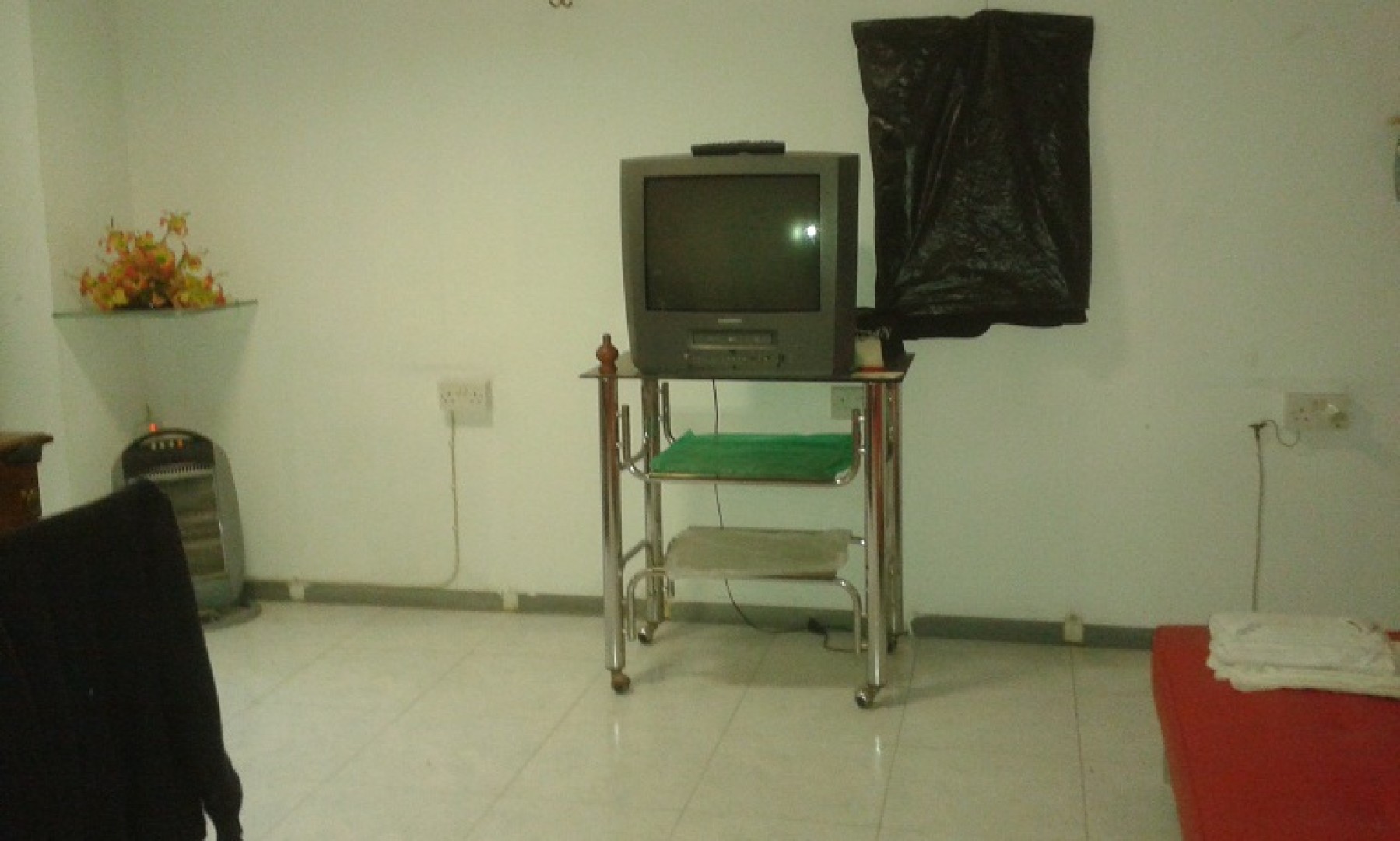 Very well priced well located 90sqm office or shop in Gzira just off seafront