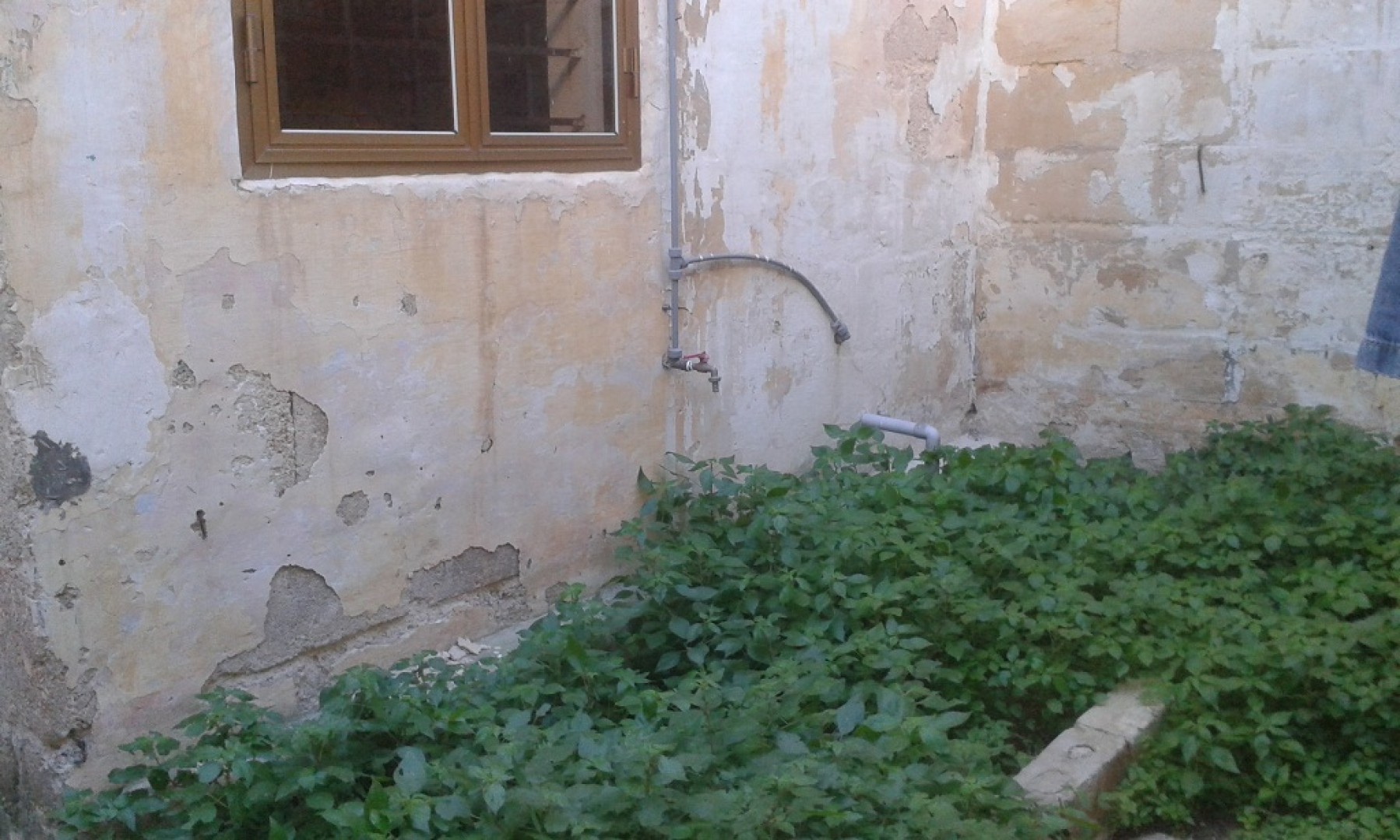 Very well priced well located 90sqm office or shop in Gzira just off seafront