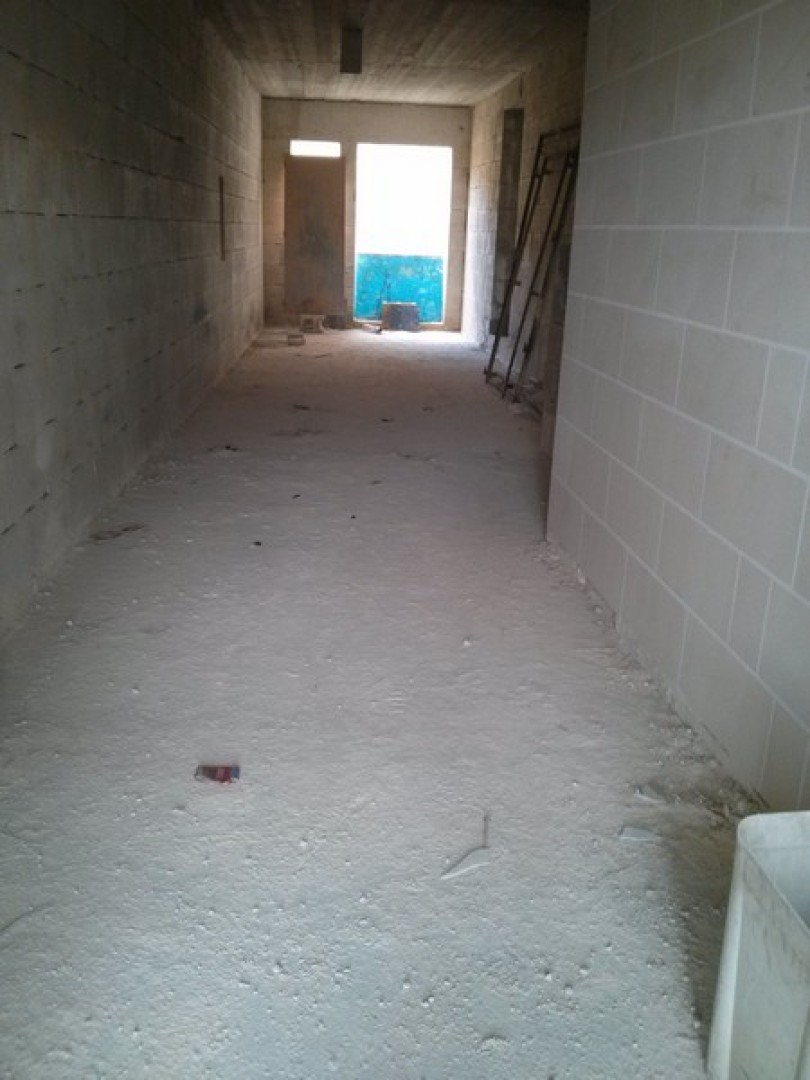 Wine Bar/Bar/Snack bar/Take Away for Rent in A Main Road