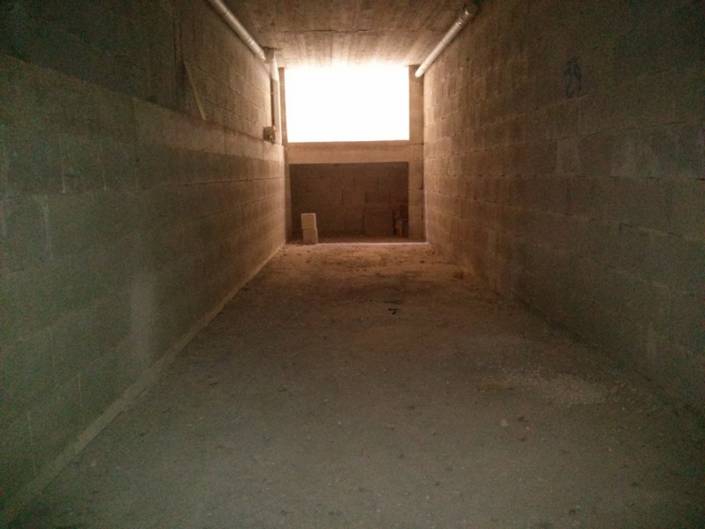 Wine Bar/Bar/Snack bar/Take Away for Rent in A Main Road