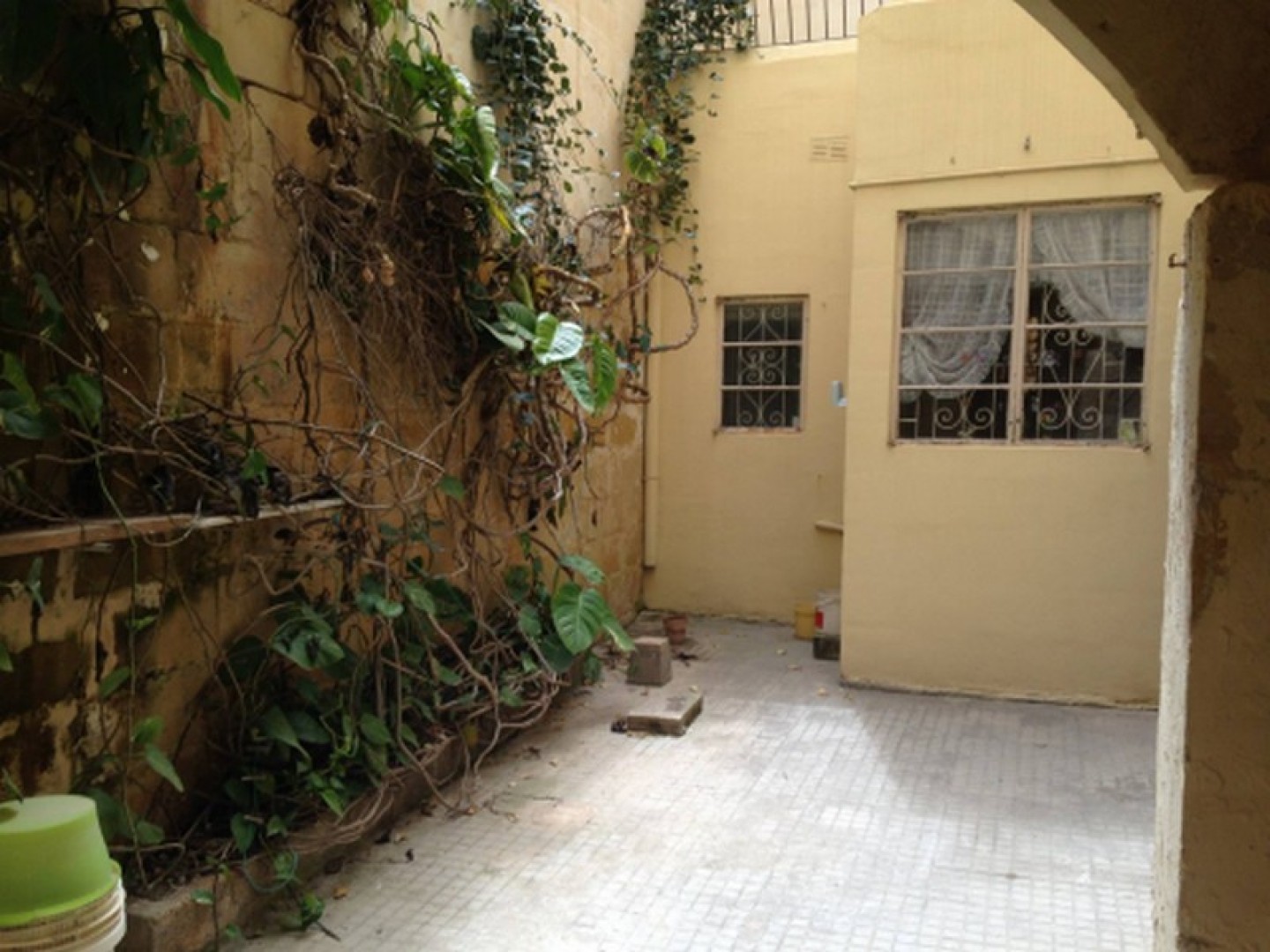 A Great Office/Restaurant/Wine Bar/Shop for Rent in St. Julians