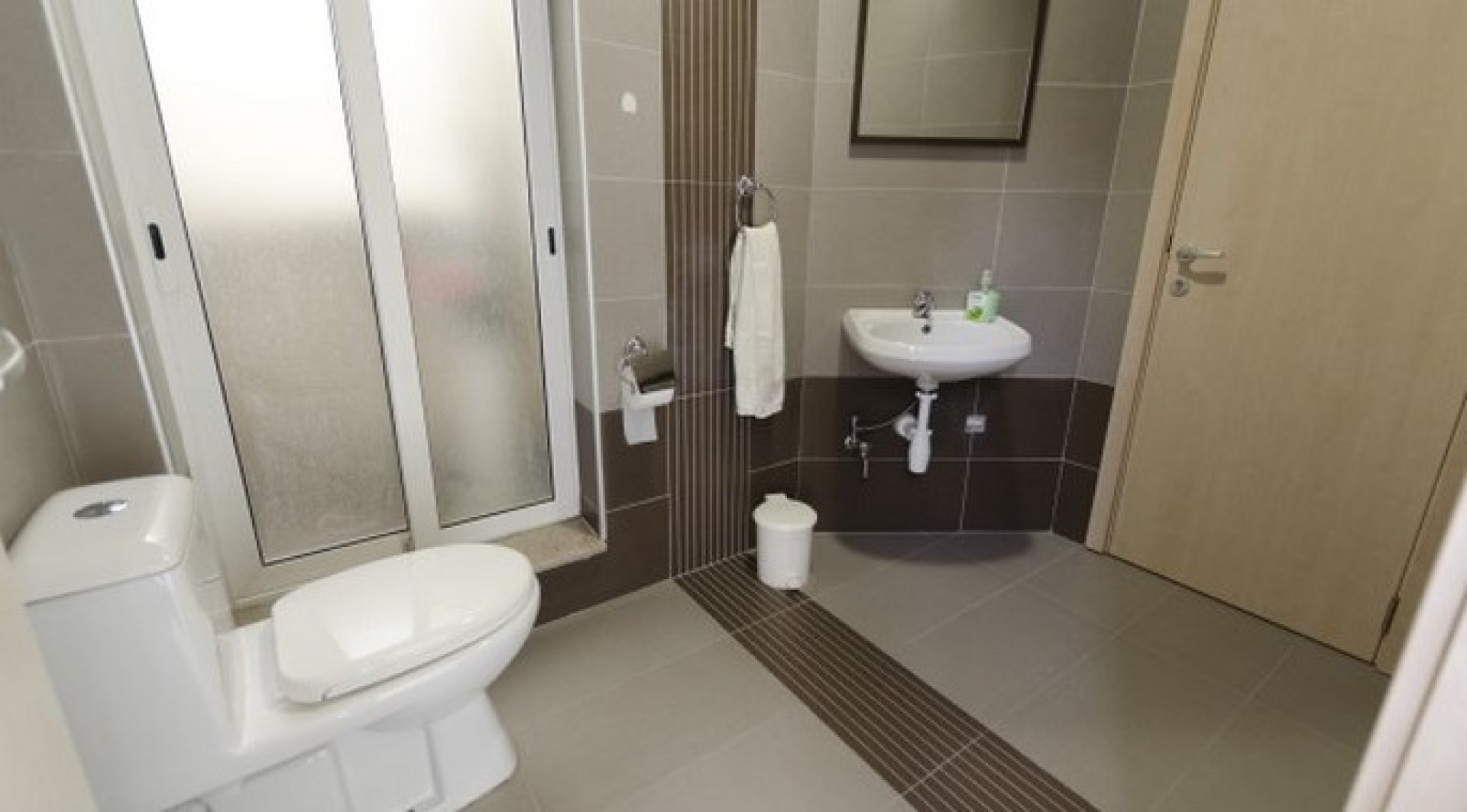 Class 4 Shop To Let in Lija