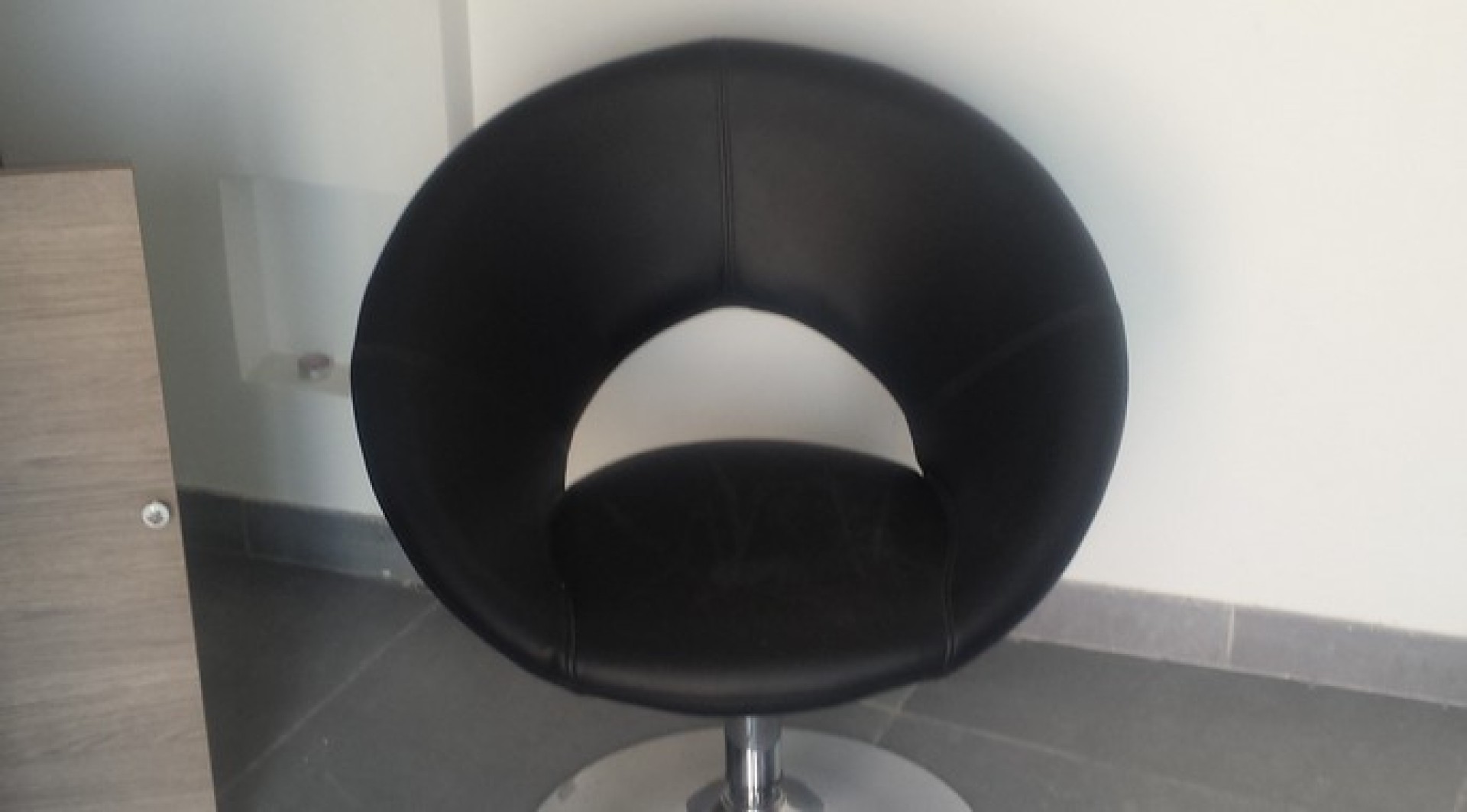 Hairdresser shop for rent in Siggiewi