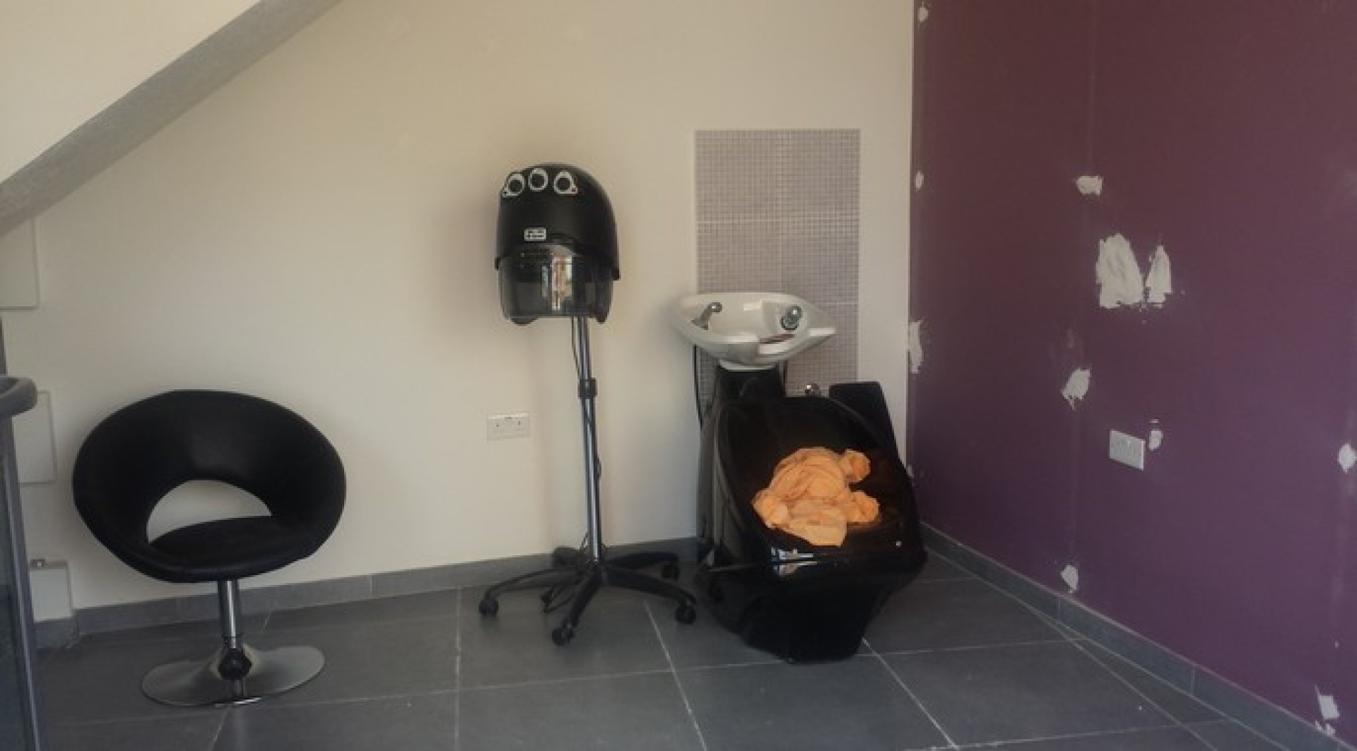 Hairdresser shop for rent in Siggiewi