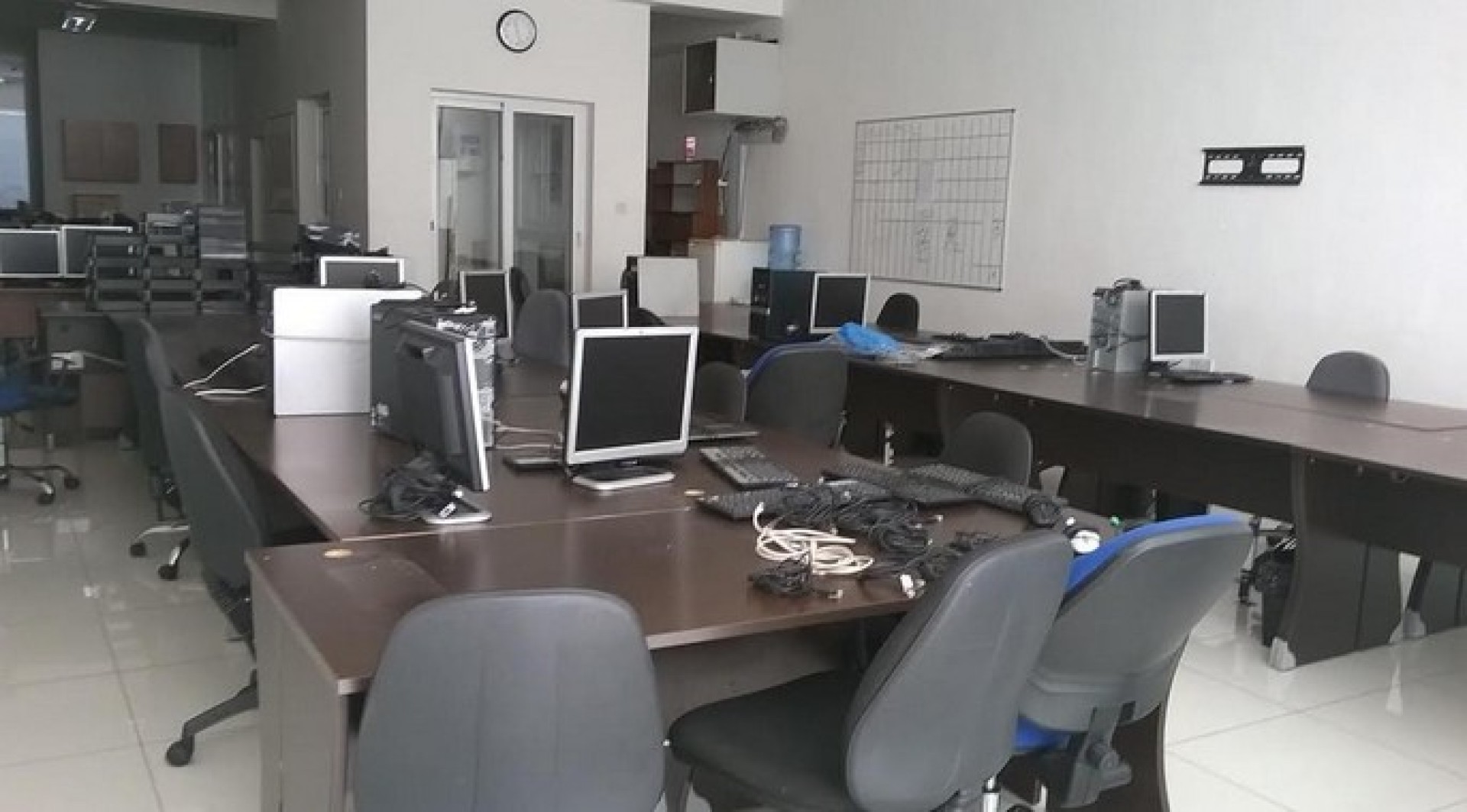Modern 150 square metre office for rent in Bugibba