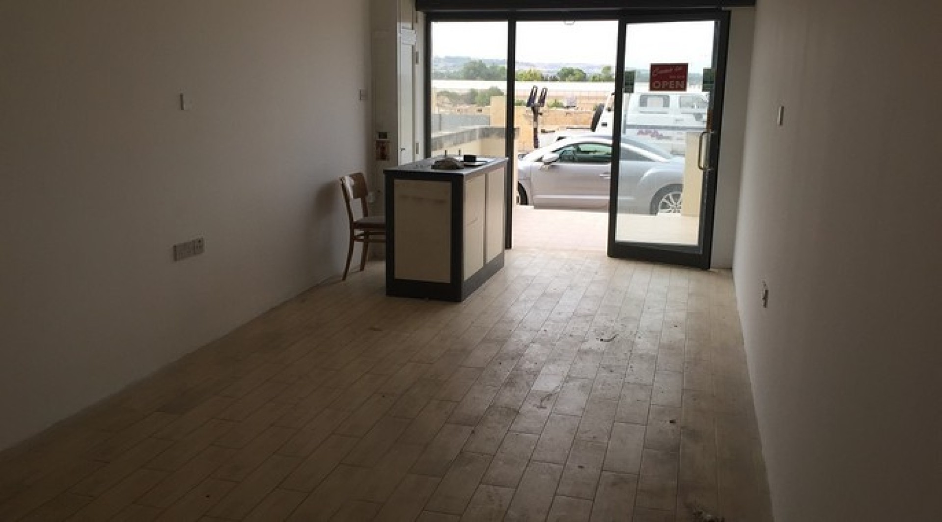 Class 4 commercial property for rent in Zebbug
