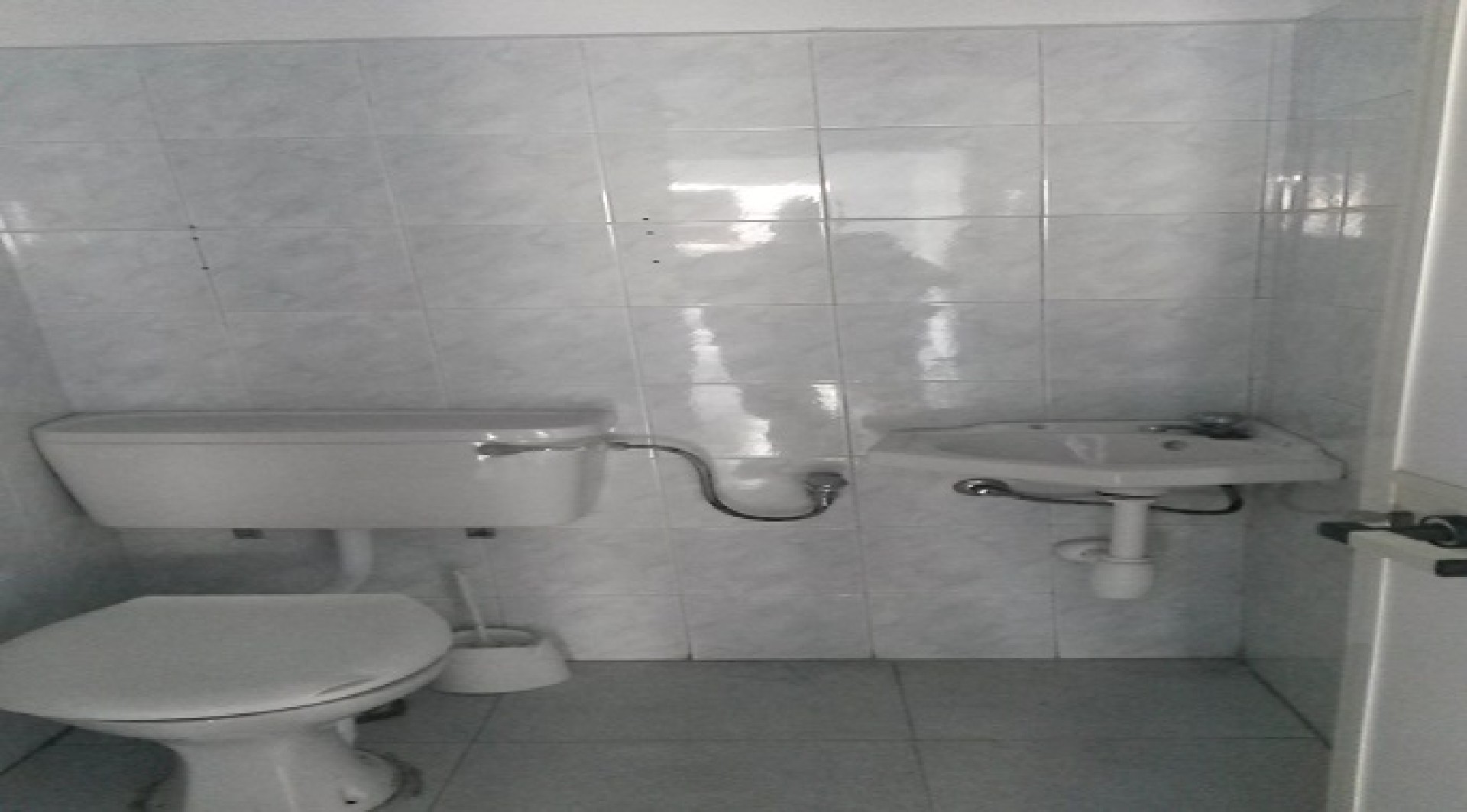 Commercial shop for rent in Fgura