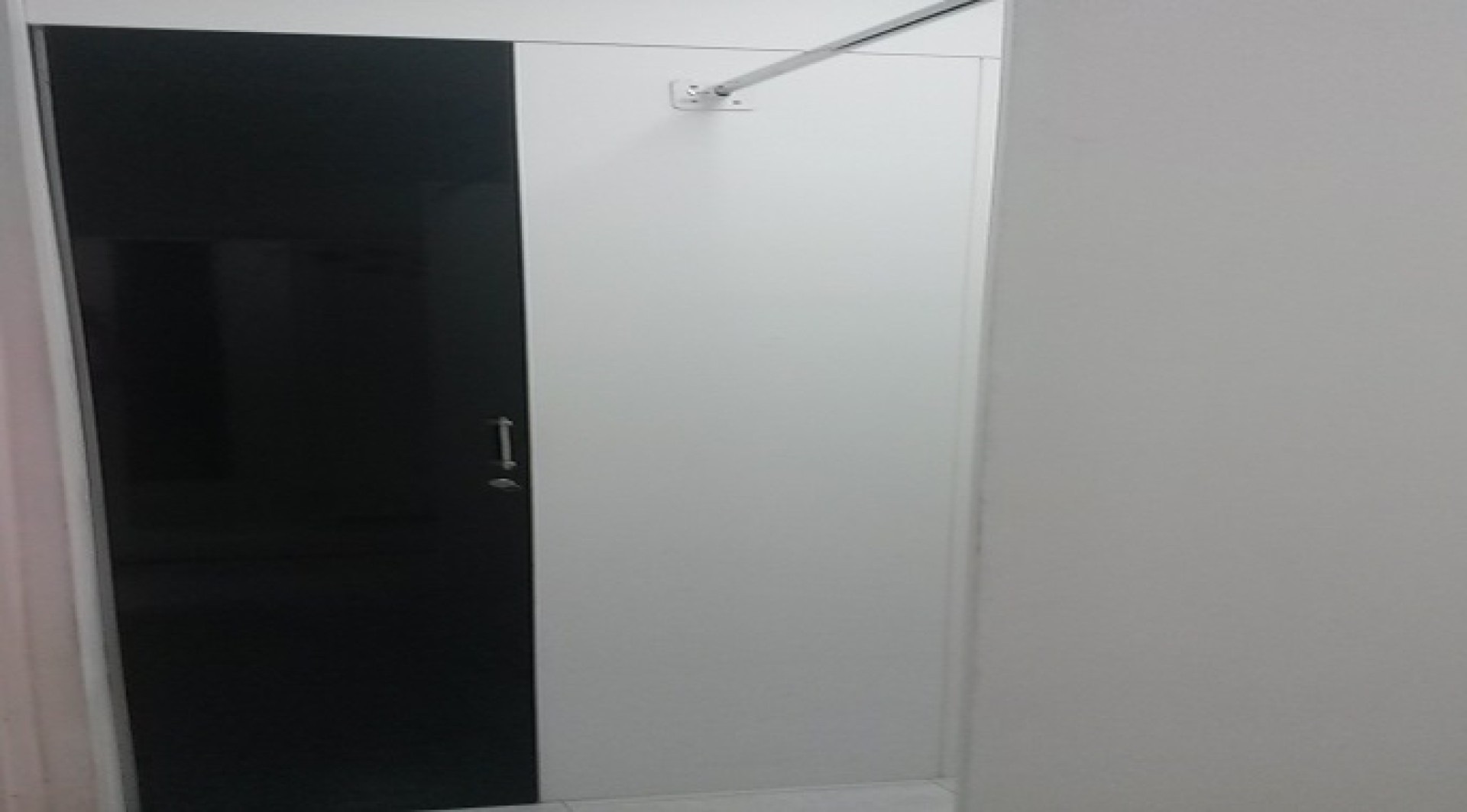 Commercial shop for rent in Fgura