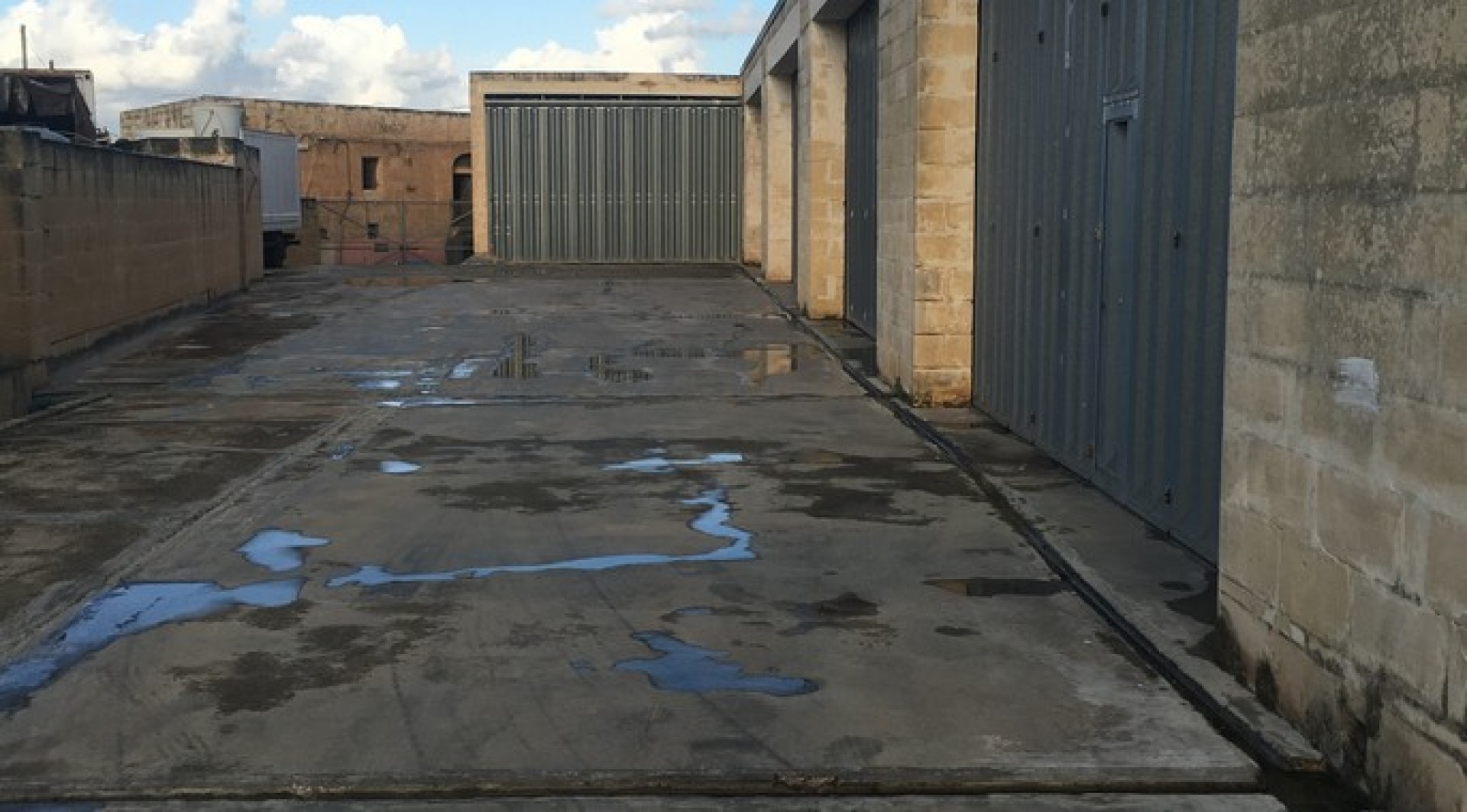 Malta Real Estate: Nice 300 sqm warehouse in Marsa