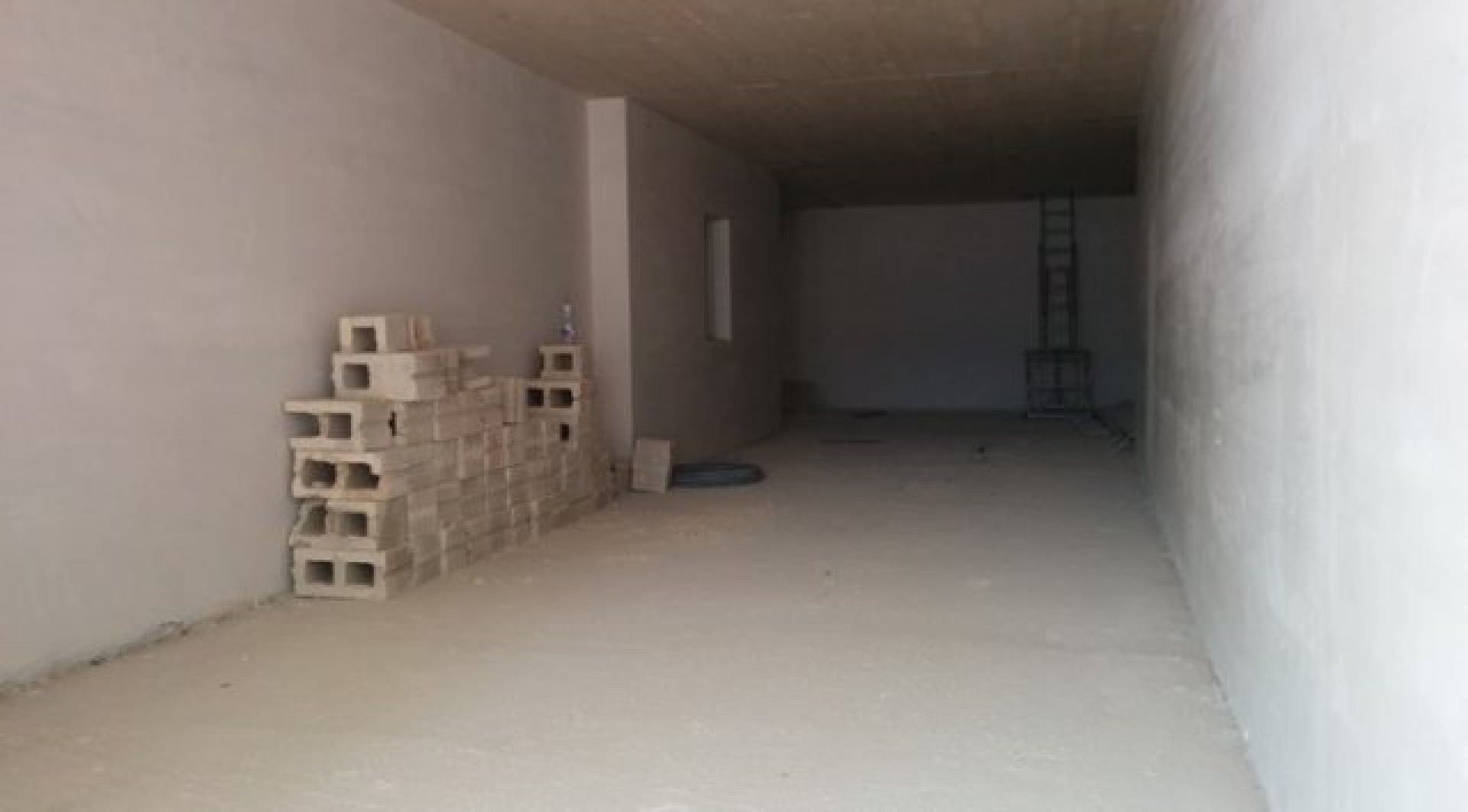 Real Estate Malta: 330 sqm commercial property in Xemxija on the seafront