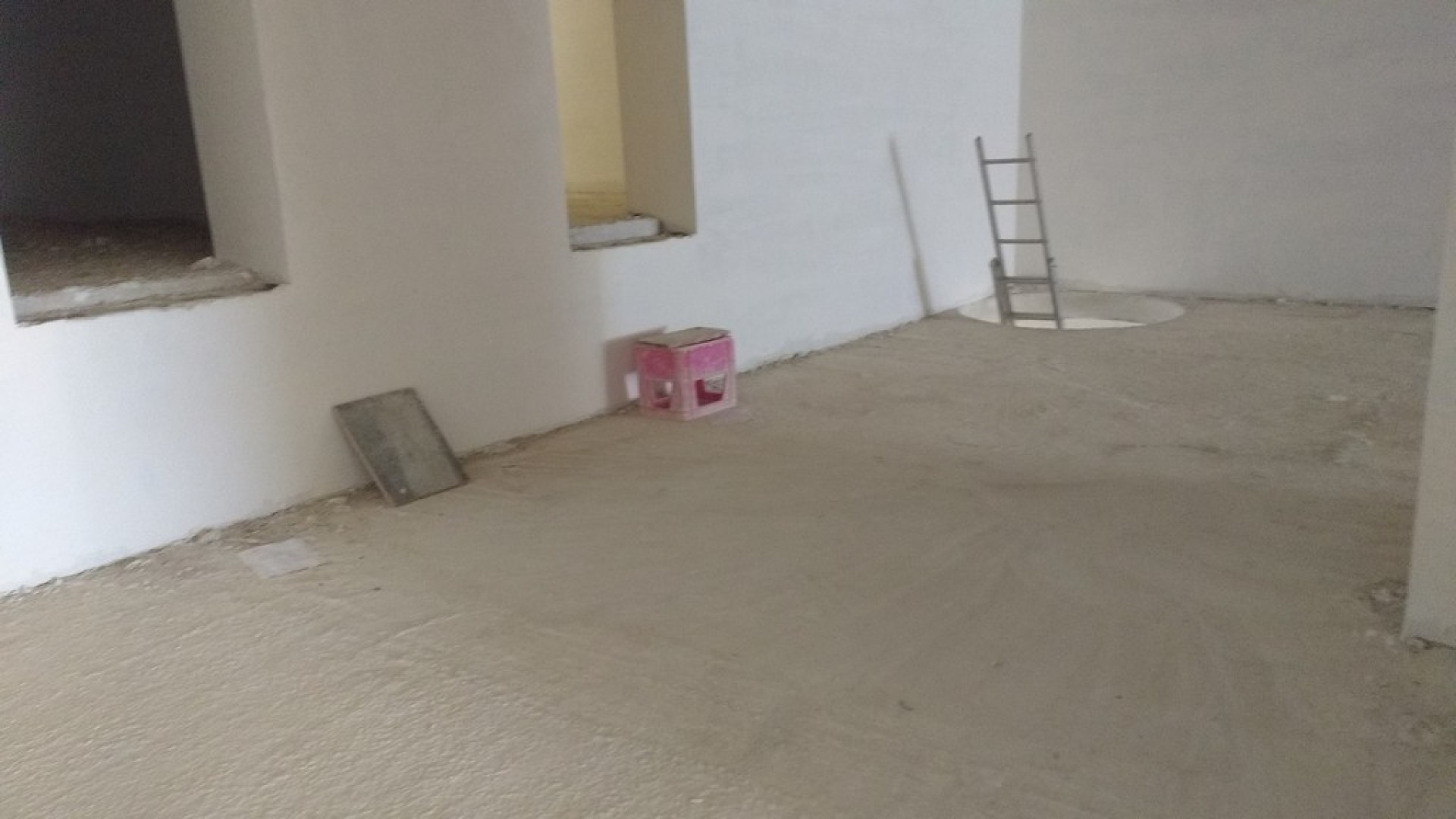 Real Estate Malta: 330 sqm commercial property in Xemxija on the seafront