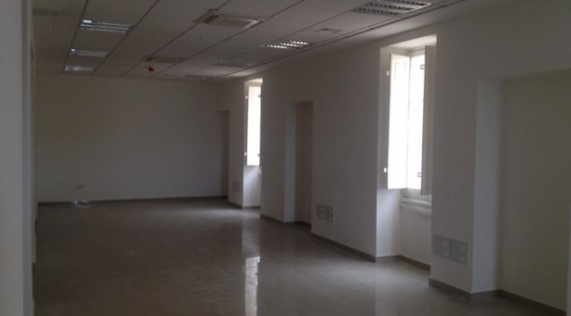 Malta Real Esate: 400 sqm Office in Floriana