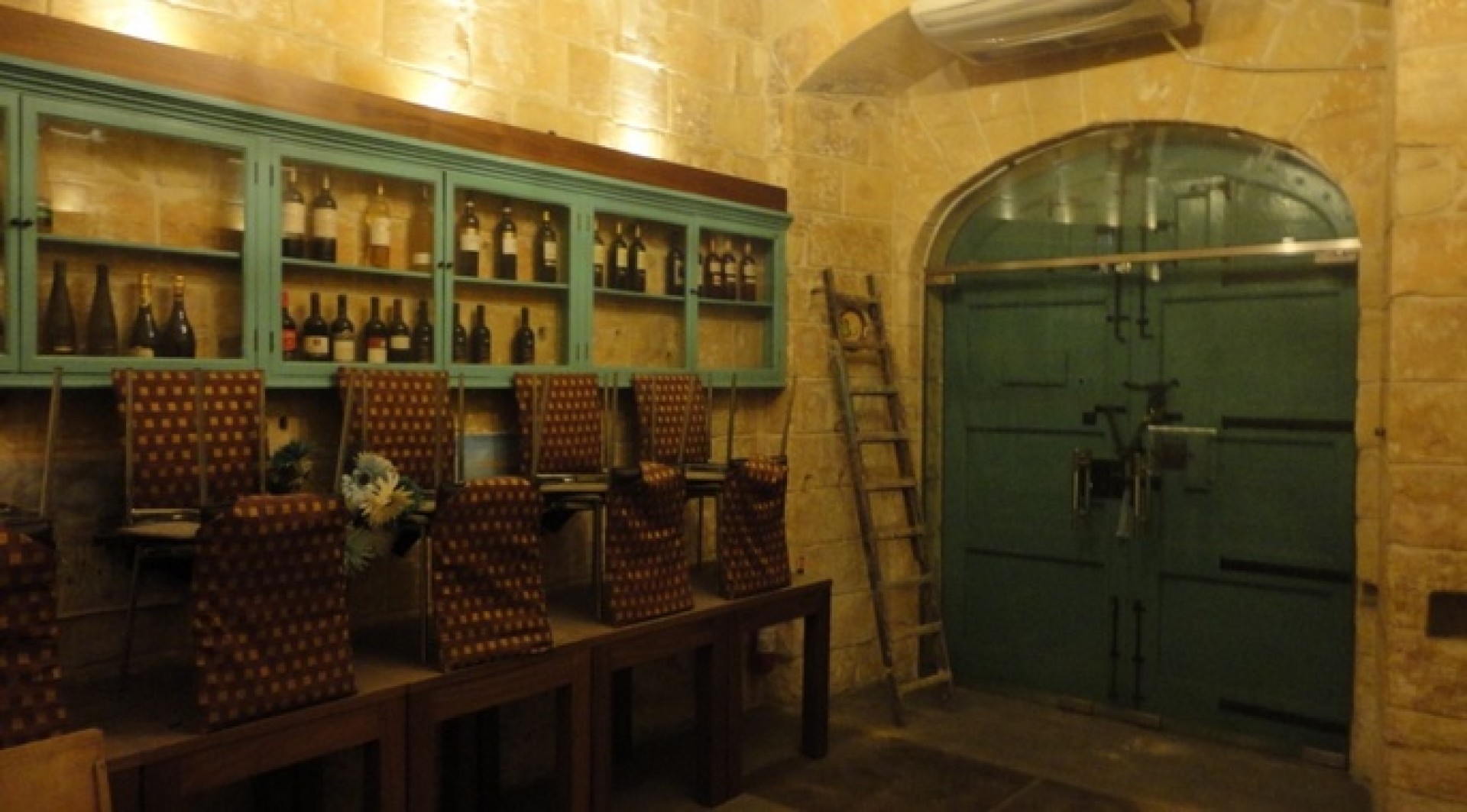 Real Estate Malta: 100 sqm Restaurant / Bar in Valletta