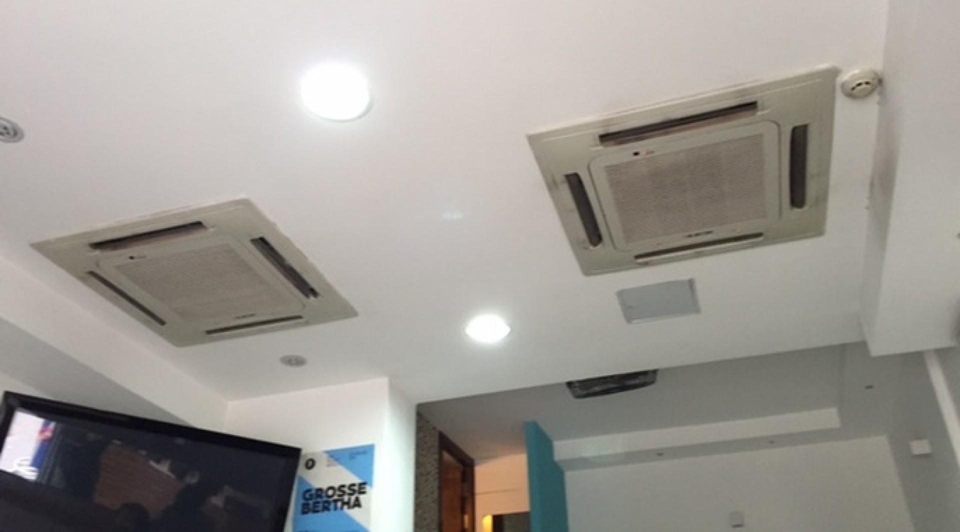 Real Estate Malta: Cafeteria or Gelateria in Paceville