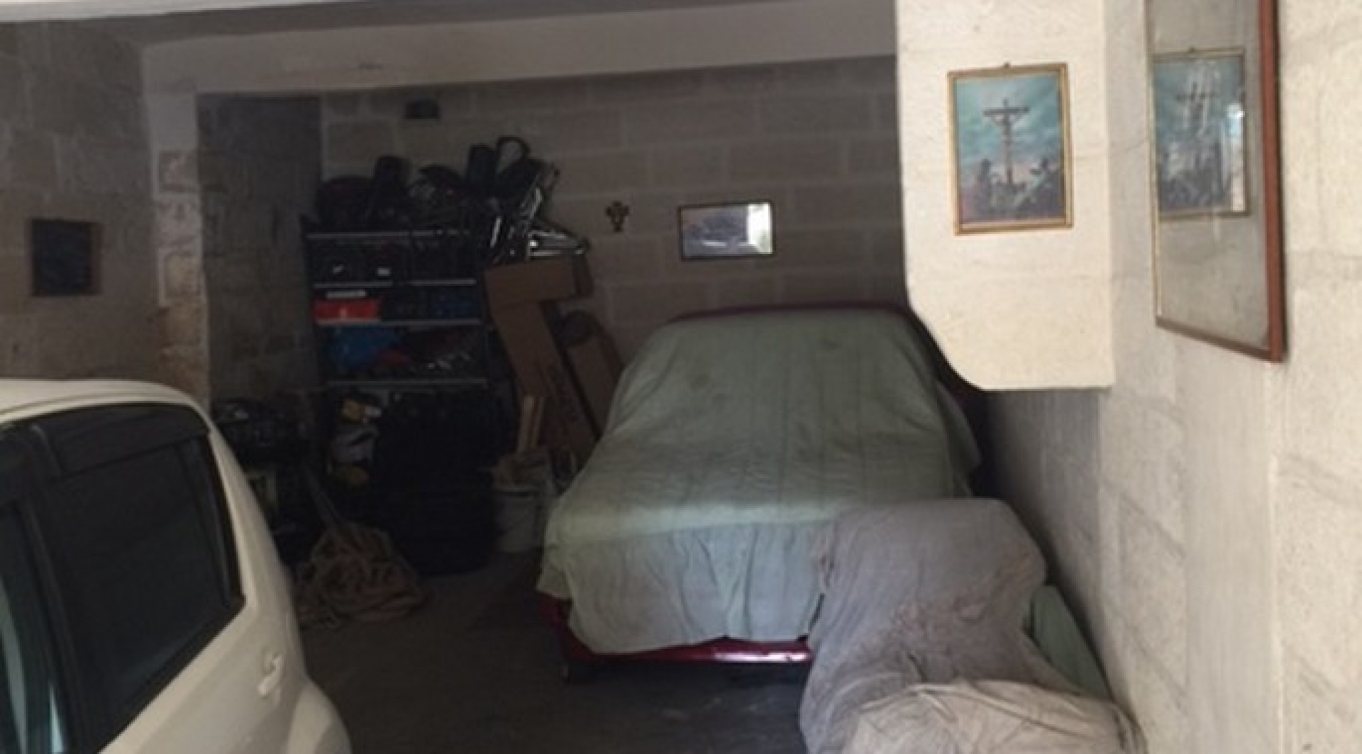Garages in Malta: 6 Car Garage for Sale/to Let in Fgura