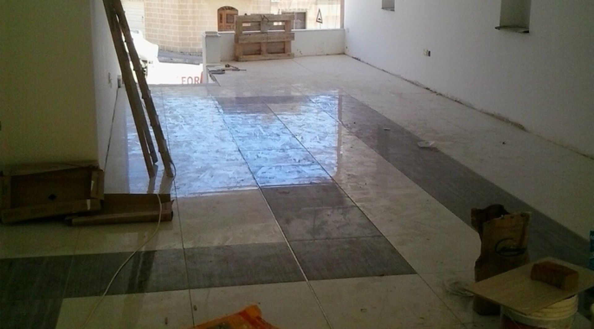 Retail Shops for rent: 80sqm commercial premises in Zabbar