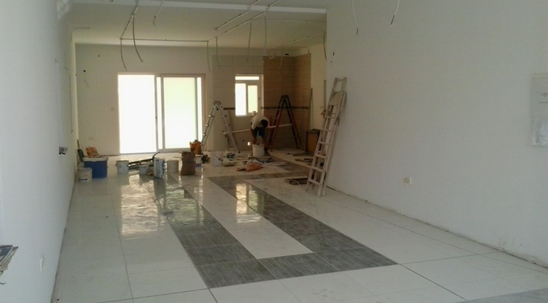 Retail Shops for rent: 80sqm commercial premises in Zabbar