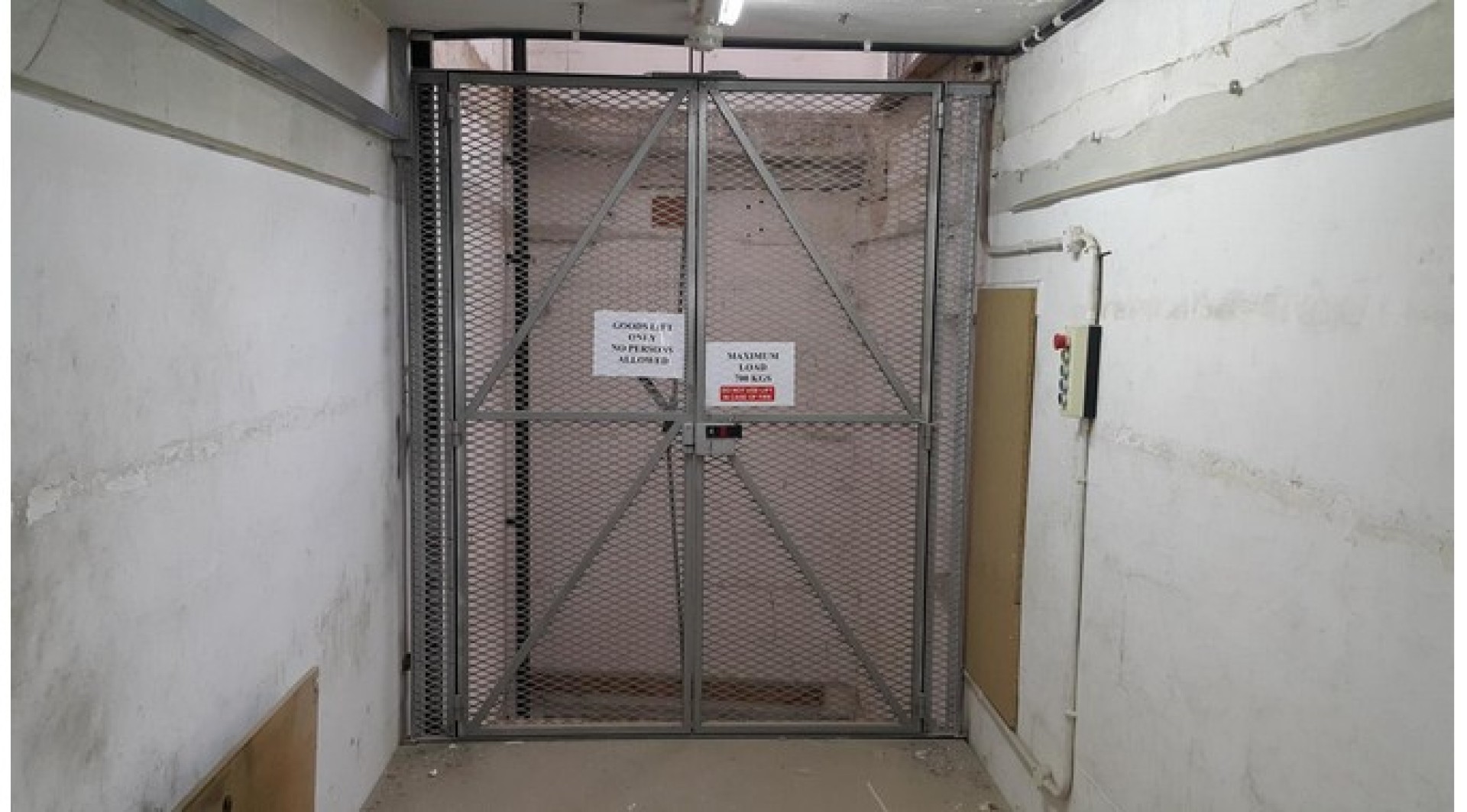 Commercial Property Malta: Mriehel 900sqm space for rent ideal for large companies for import/export including offices