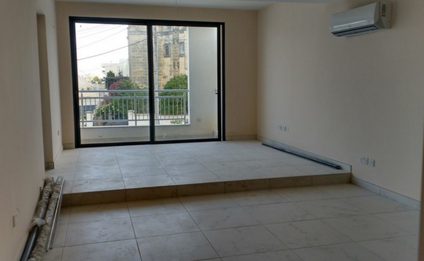 Commercial House for Sale/Rent in Santa Venera