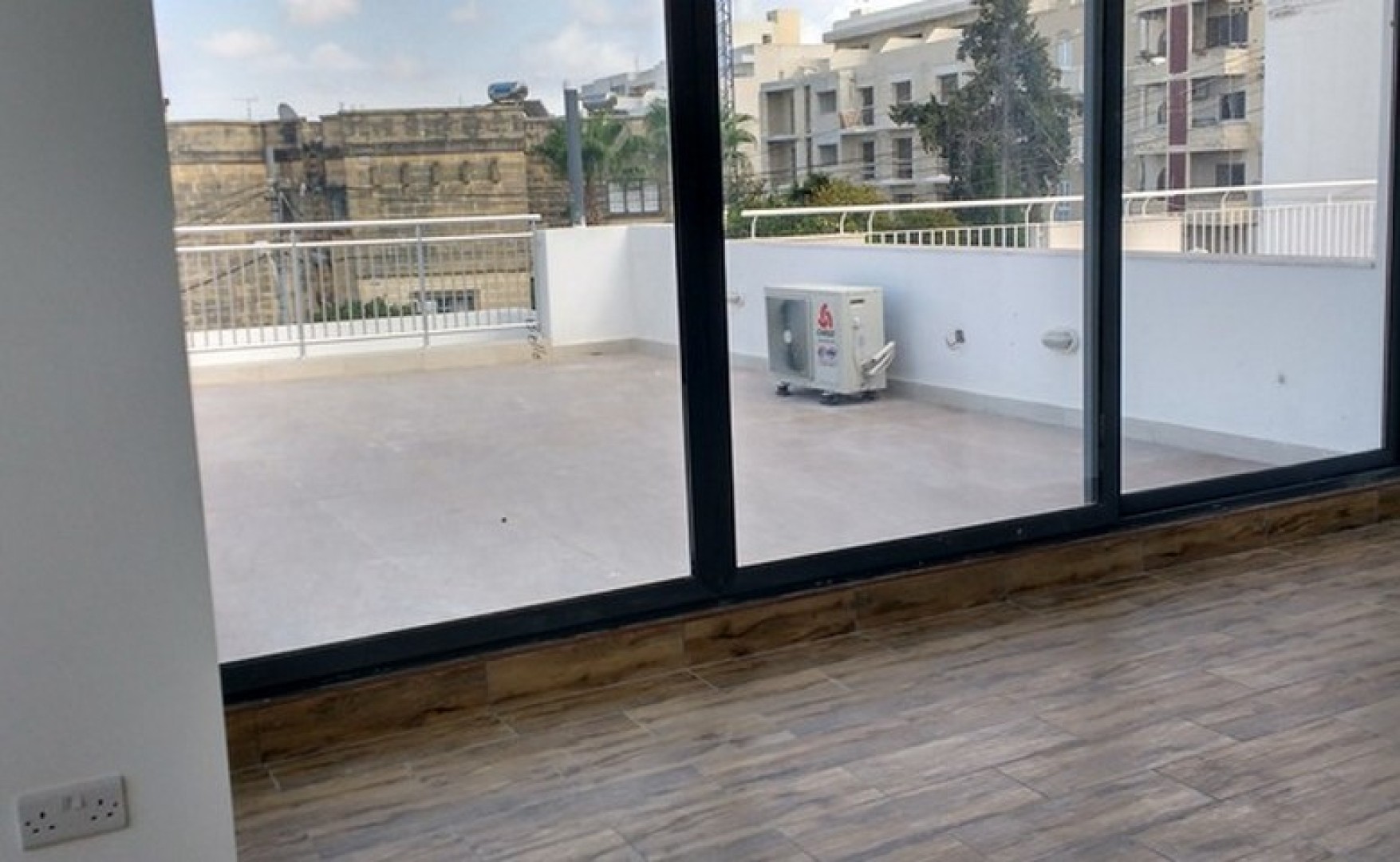 Commercial House for Sale/Rent in Santa Venera