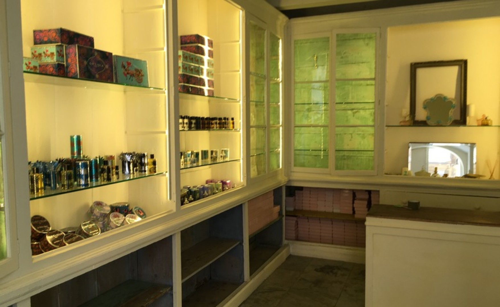 Shops to let in Malta: Valletta 35sqm premises for rent