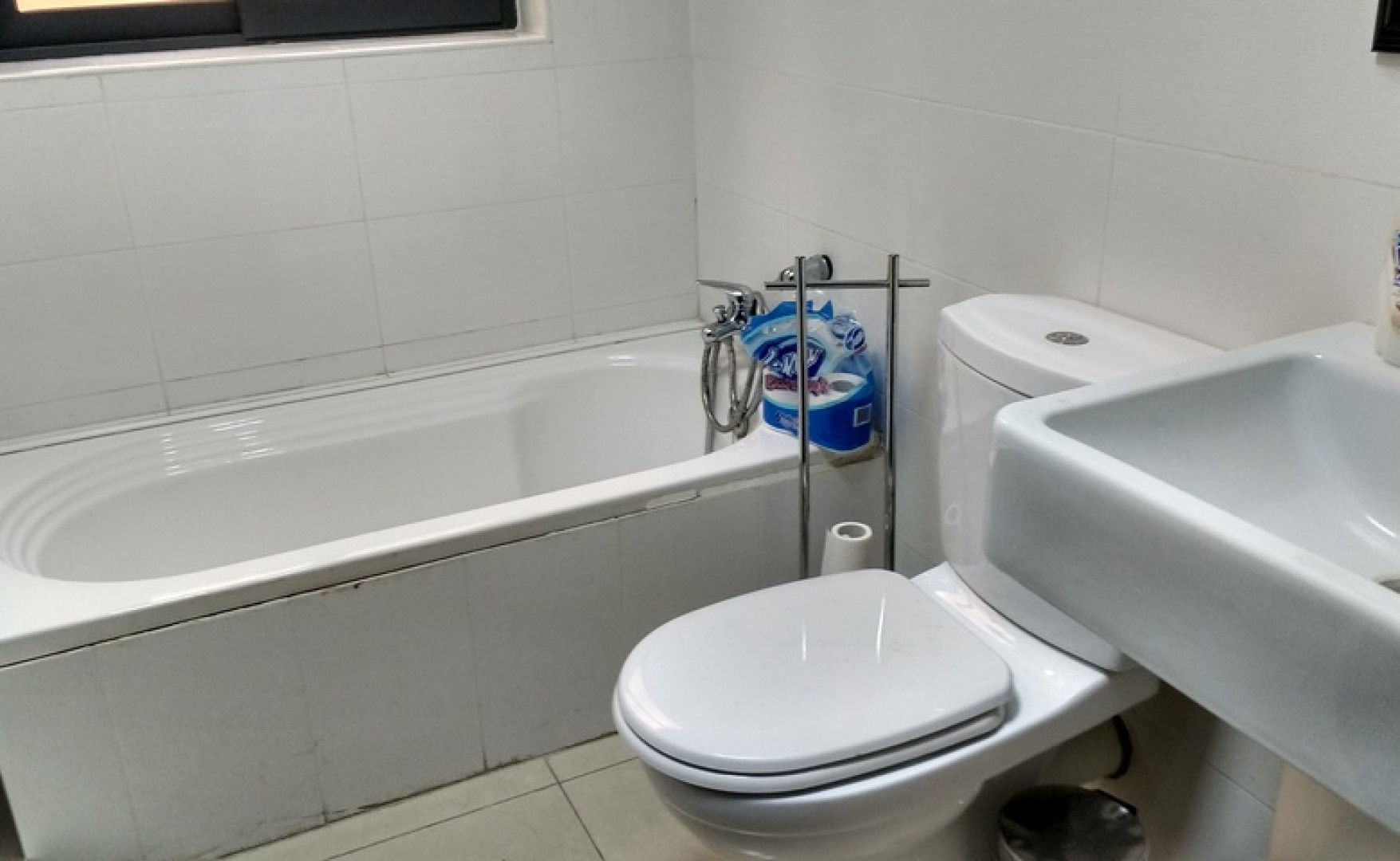 Offices to let in Malta: 90sqm premises in Ta' Xbiex