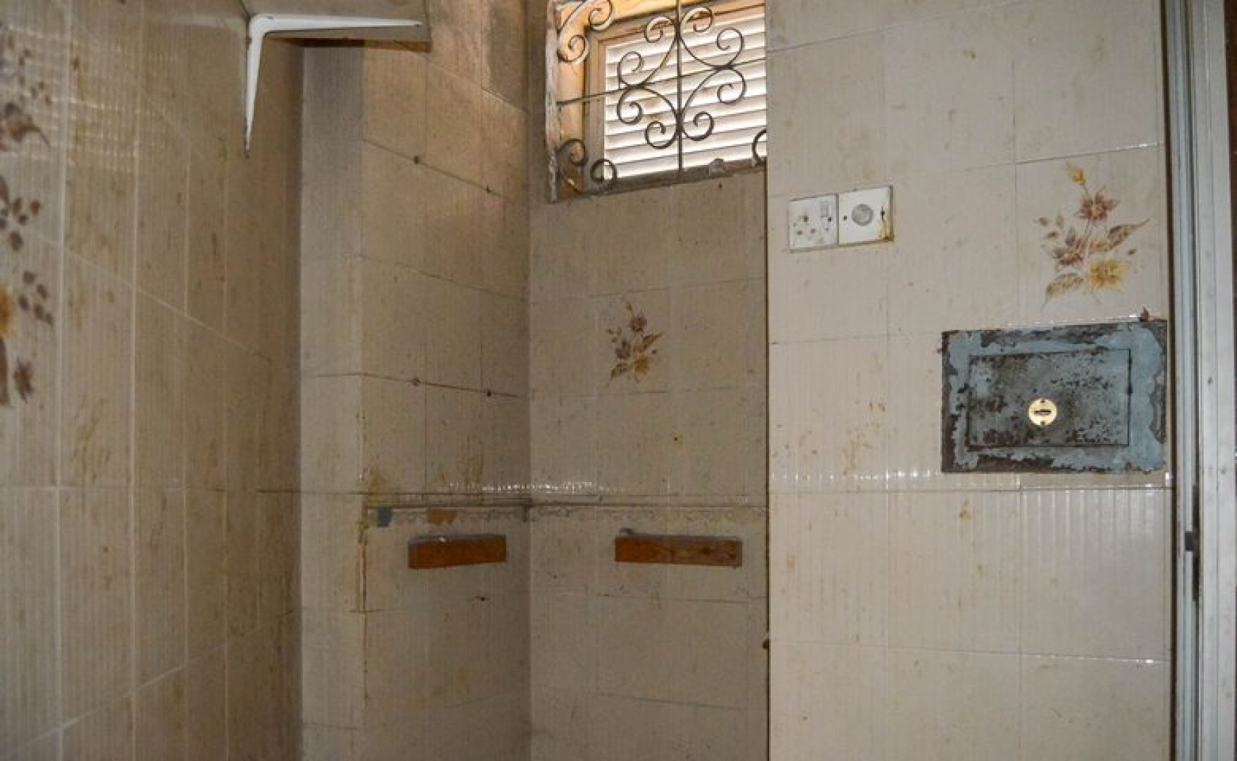 Shops to let Malta: Cospicua 18sqm premises for rent