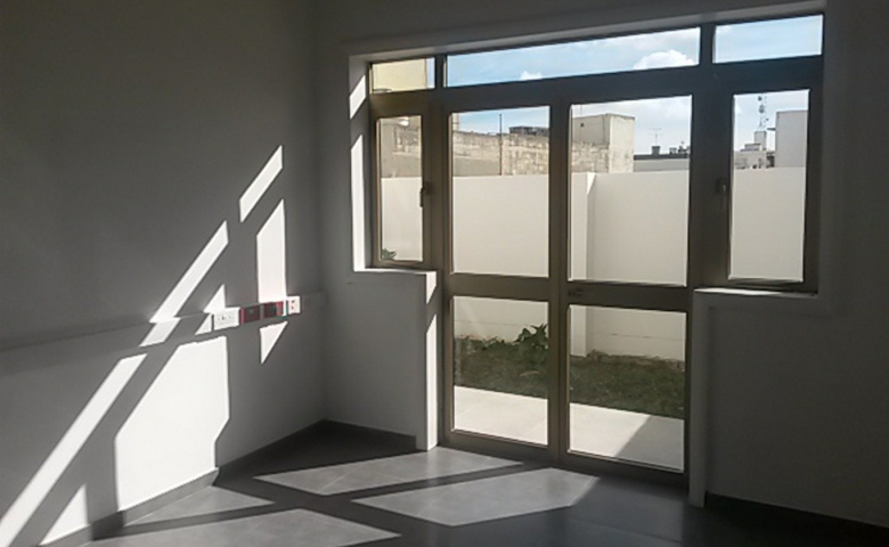 Office to let Malta: Pieta 15sqm premises for rent