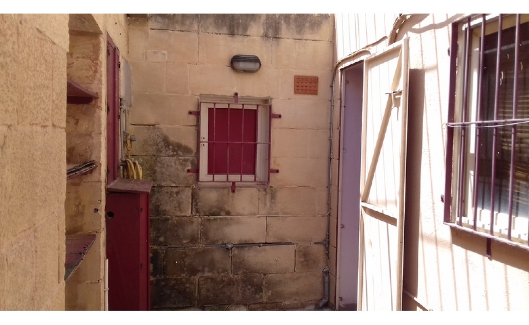 Shops to let Malta: Tarxien 100sqm property ideal for clinic