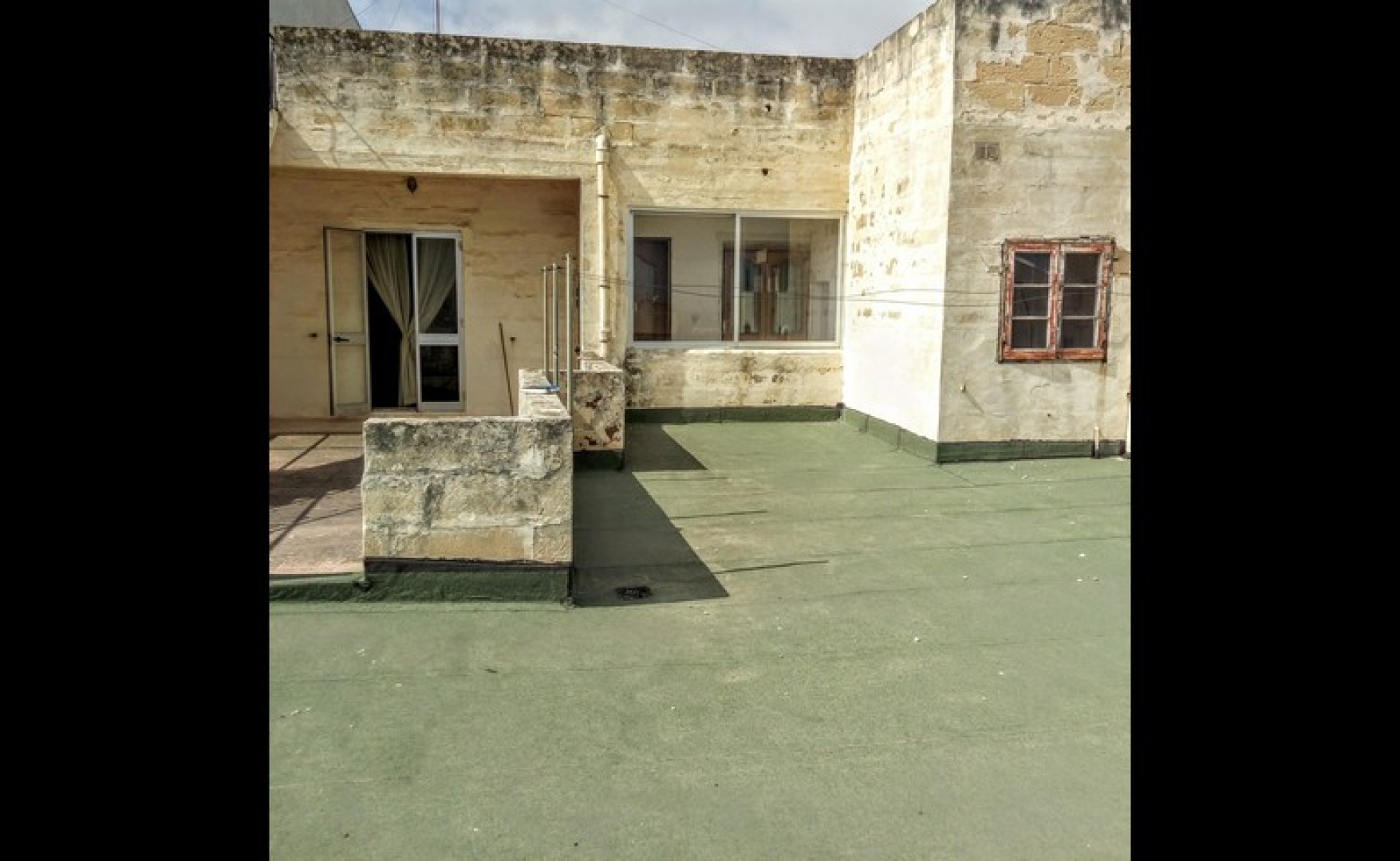 Estate agents Malta: Commercial block for rent in Fgura