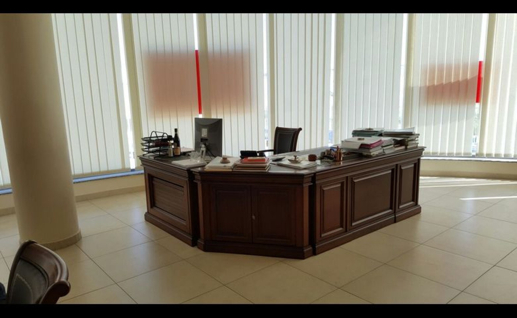 Office / Shop to let Malta: 600sqm showroom for rent in Zebbug