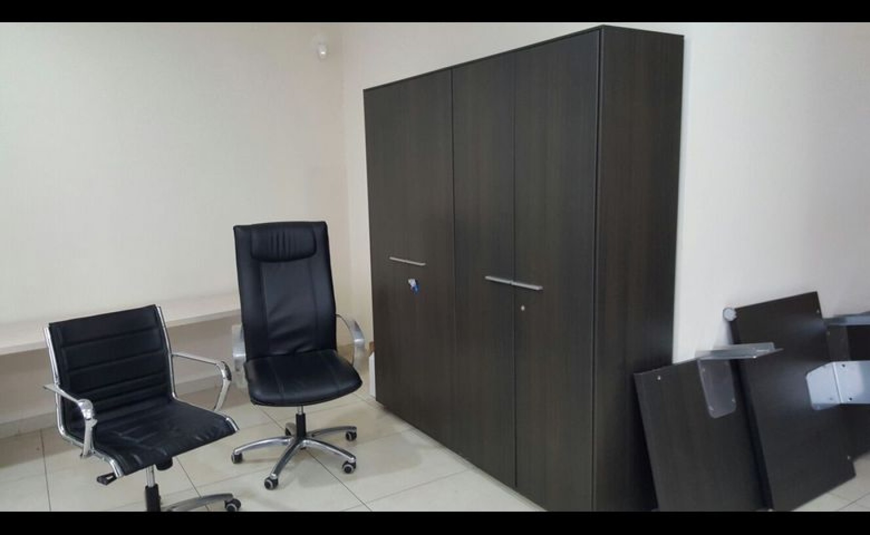 Office / Shop to let Malta: 600sqm showroom for rent in Zebbug