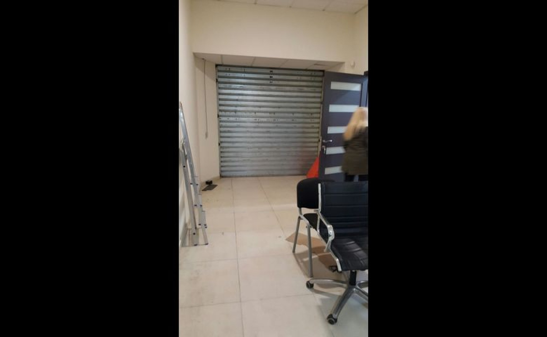 Office / Shop to let Malta: 600sqm showroom for rent in Zebbug
