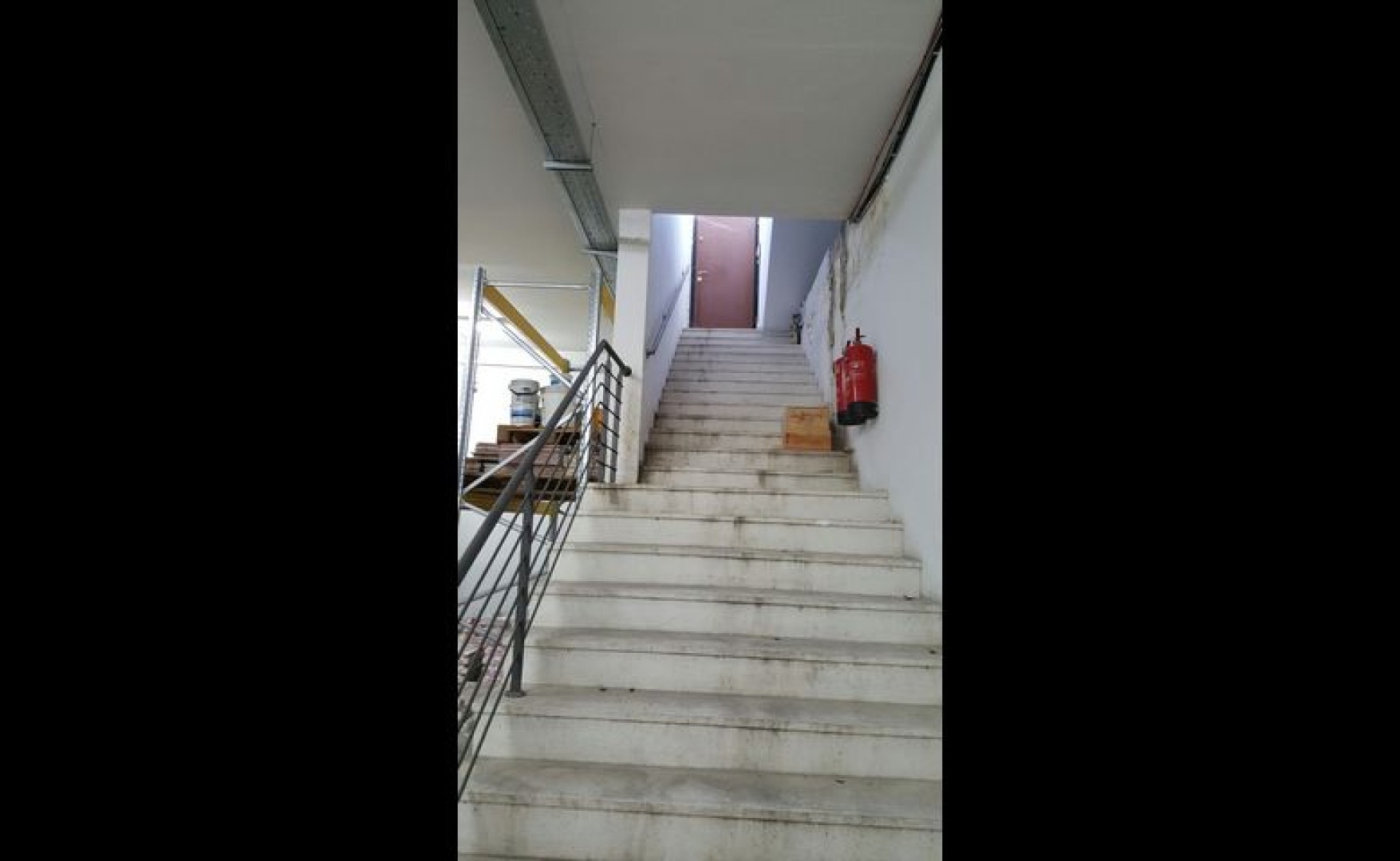 Office / Shop to let Malta: 600sqm showroom for rent in Zebbug