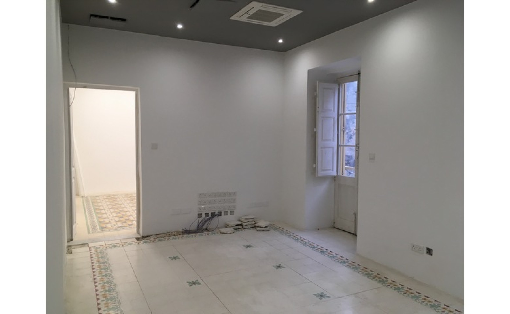 Office to let in Malta: Valletta 200sqm Brand New Corner Office For Rent In Valletta