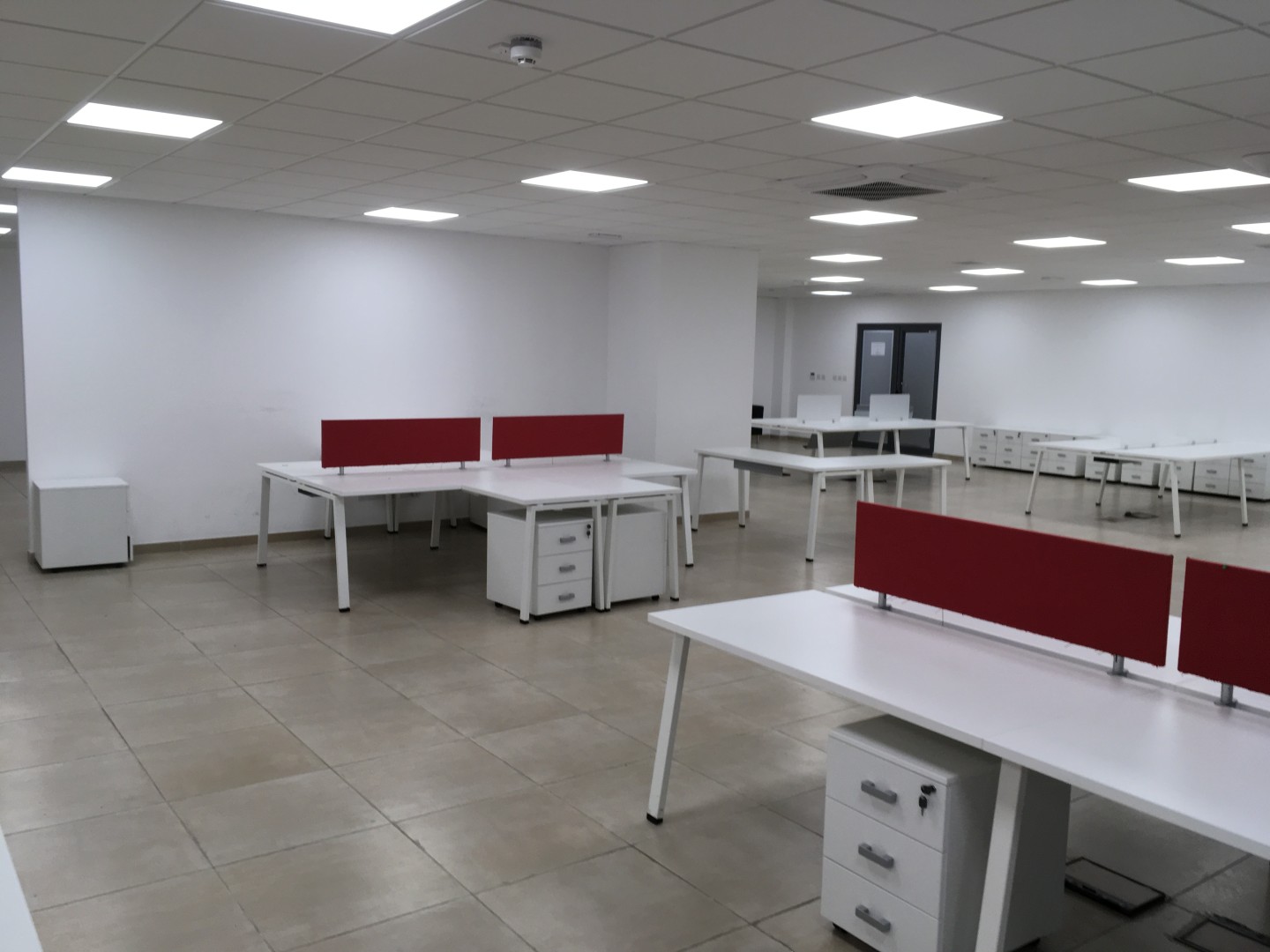 1000sqm office for rent in a prime area