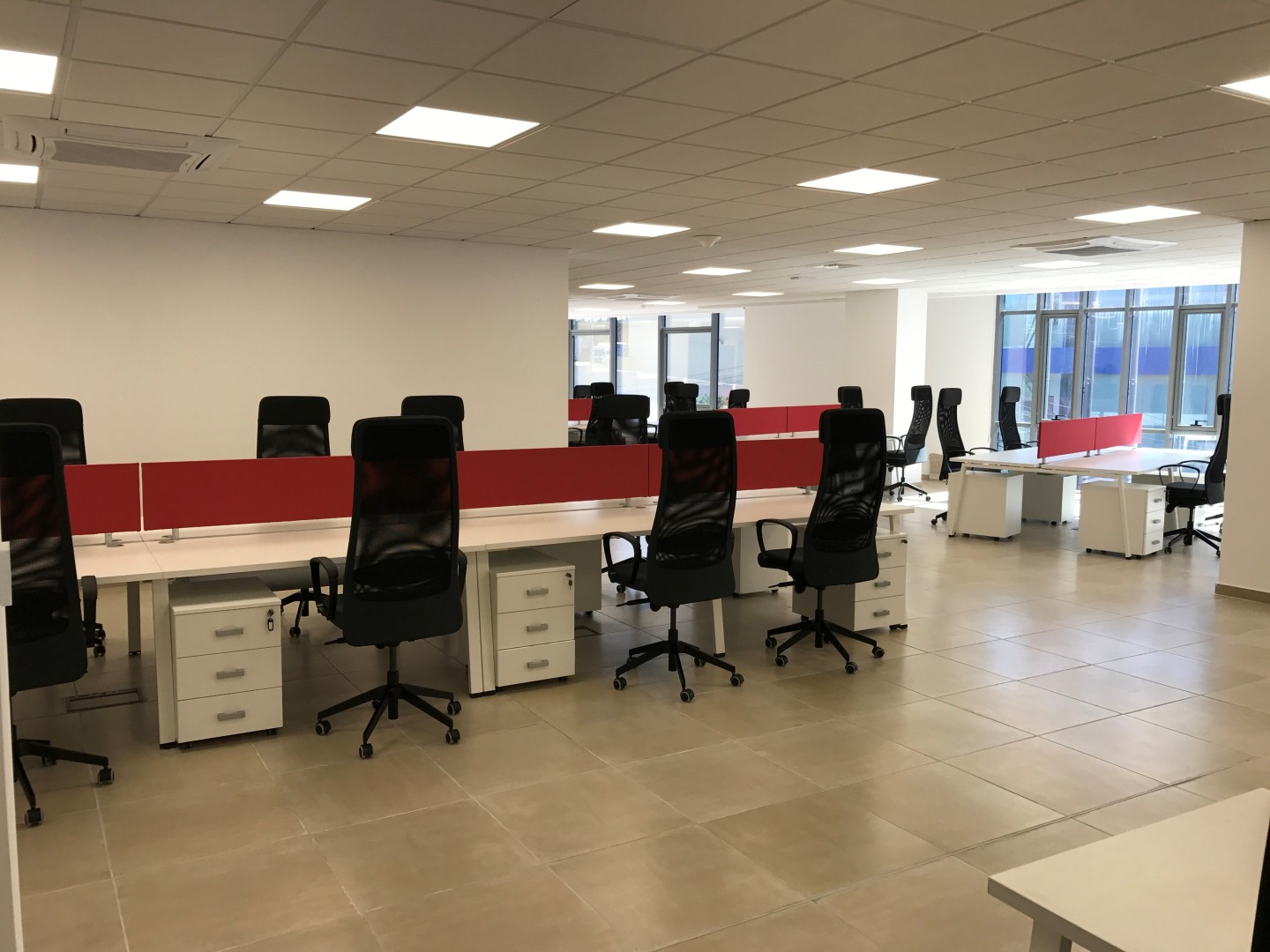 1000sqm office for rent in a prime area