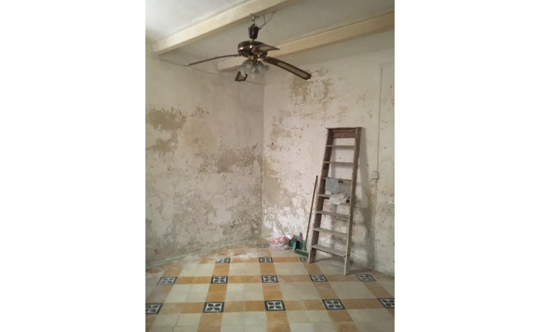 Real estate Malta: Unconverted Townhouse For SALE with 4 bedrooms and Roof Terrace with Seaviews