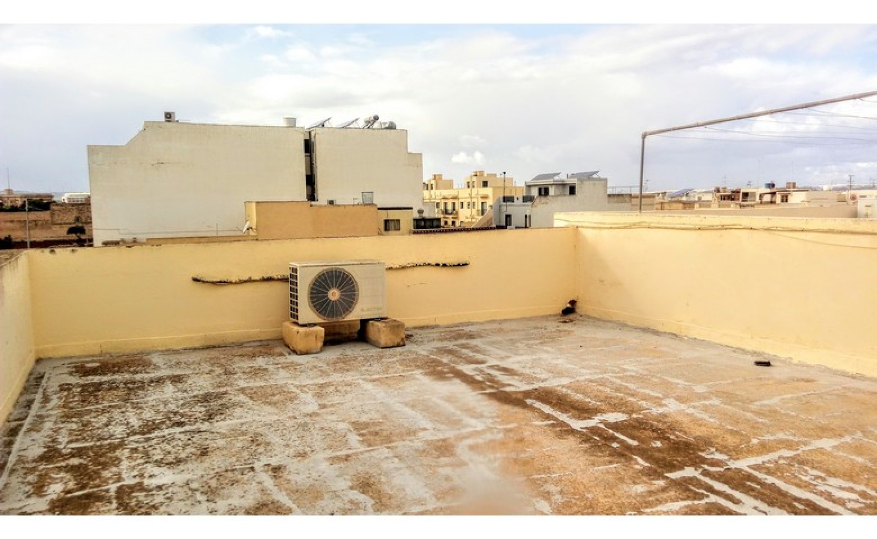 Office space for rent in Gudja