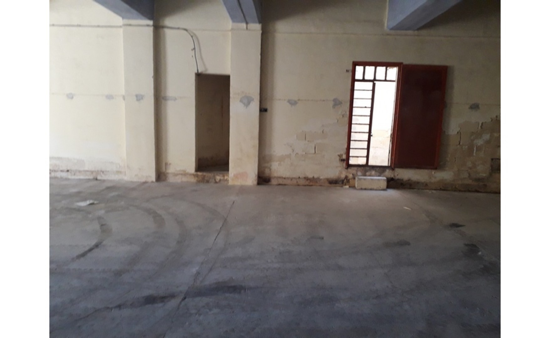Real estate Malta: Warehouse for rent in Mosta approx 204 square metres