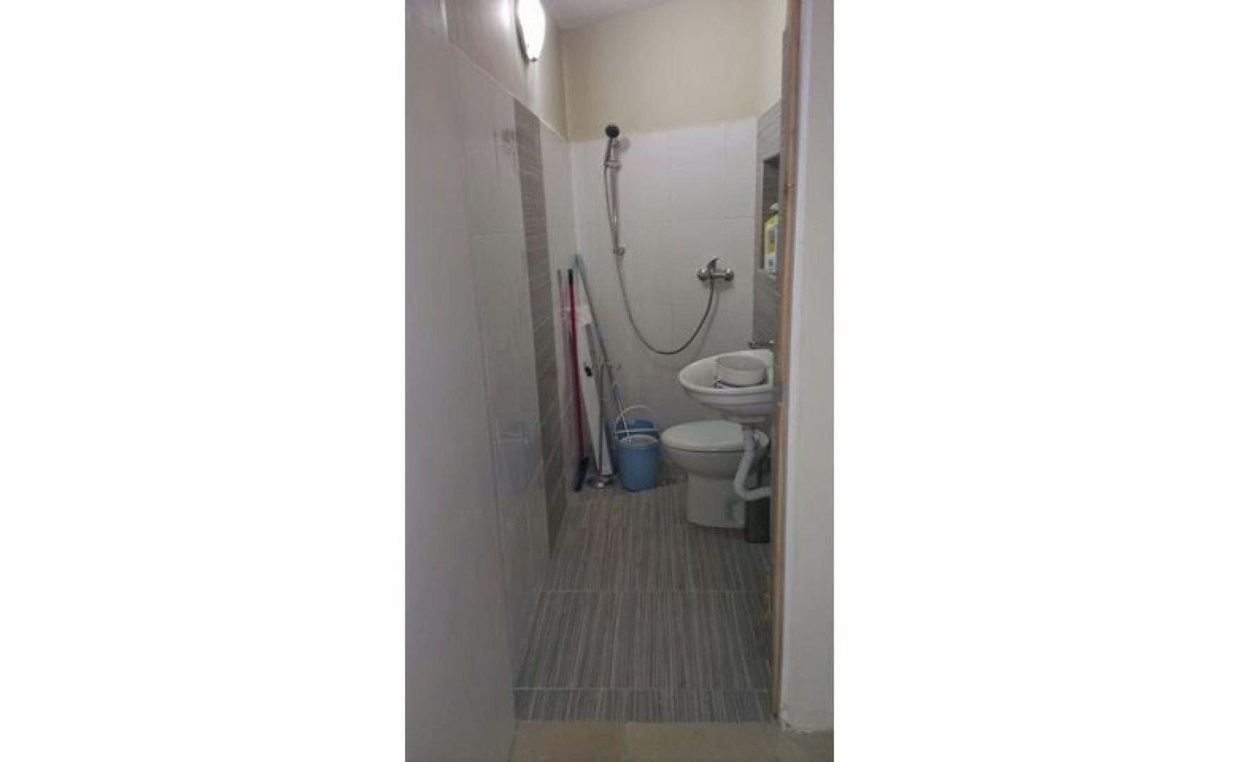 Shops for rent in Malta: 115 sqm Class 4B Shop in St Venera