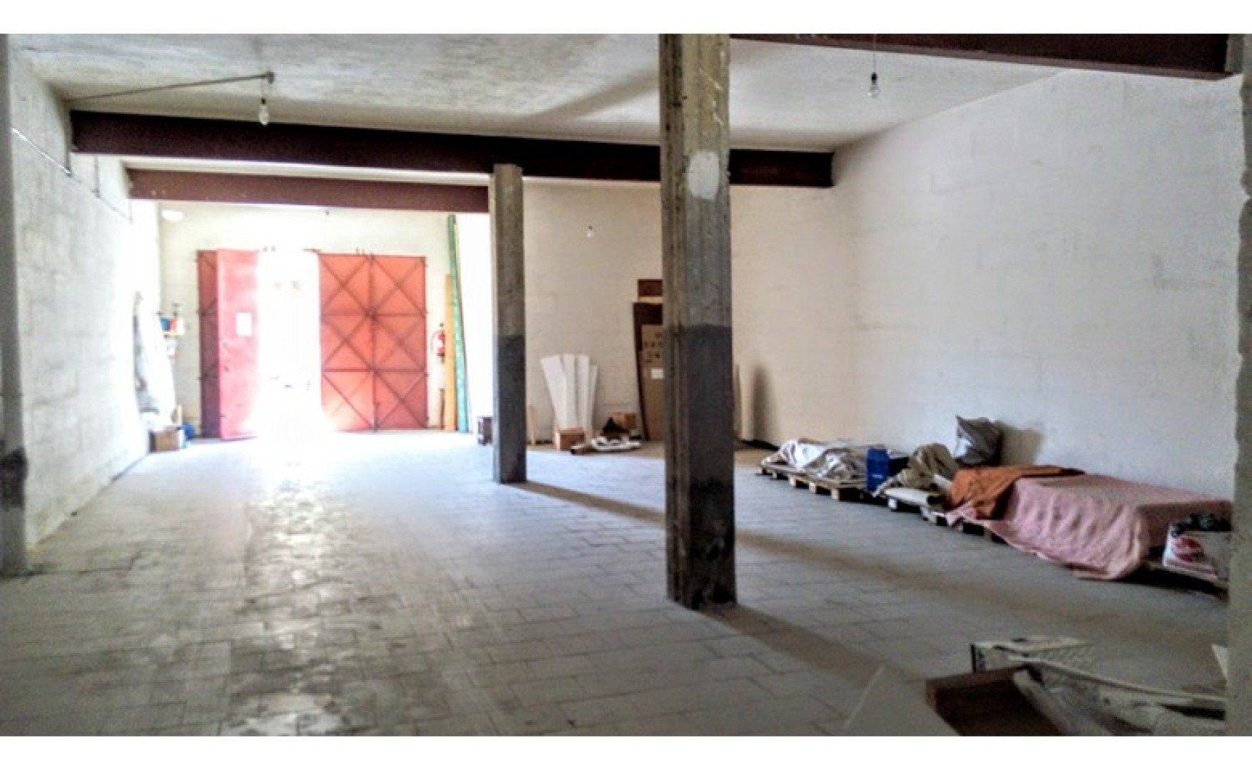Estate agents Malta: Fgura 160sqm warehouse for rent